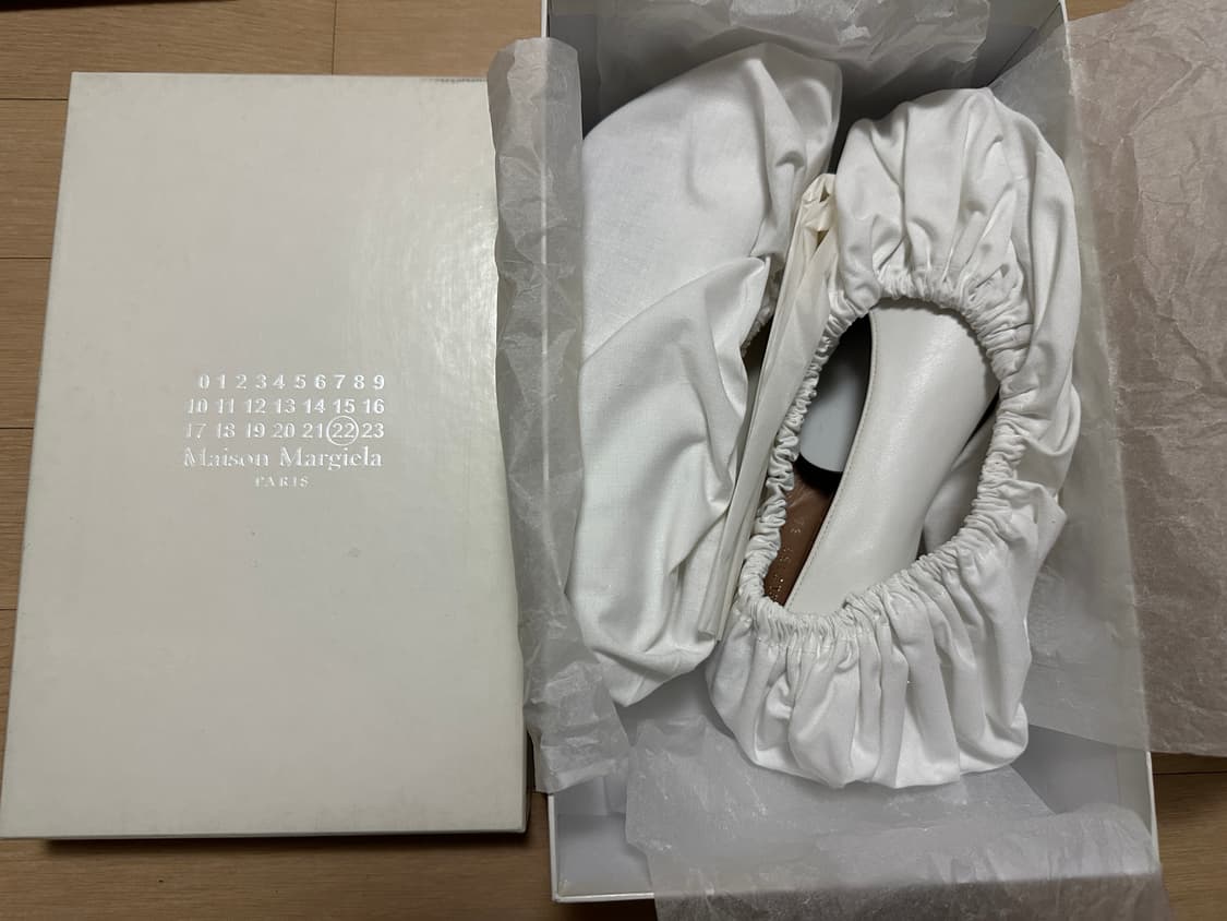 메종 마르지엘라 화이트 양가죽 낮은굽 힐 구두 상품이미지4