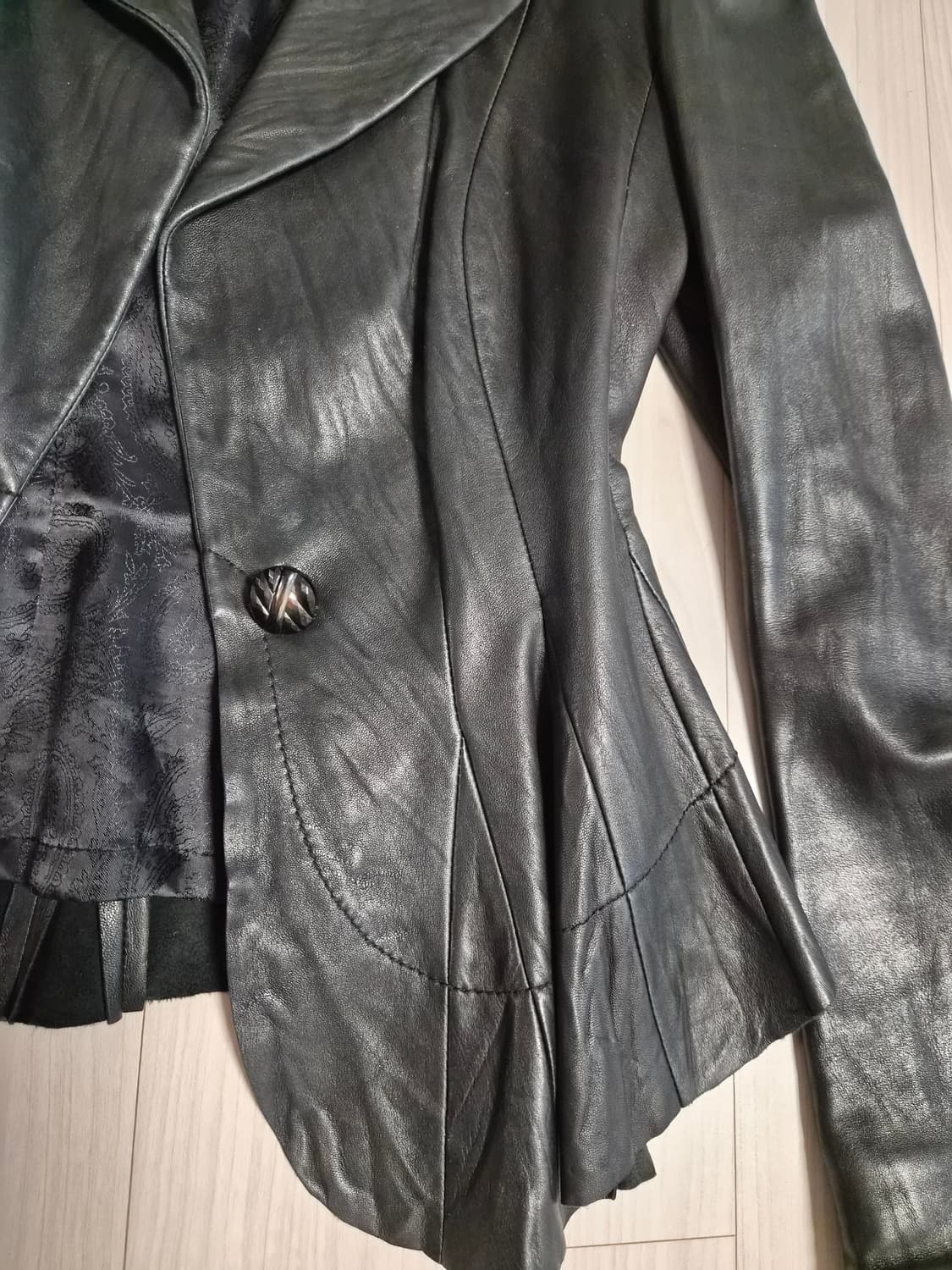 천연 양가죽 페플럼 슬림핏 자켓 (100% 리얼레더) 상품이미지4