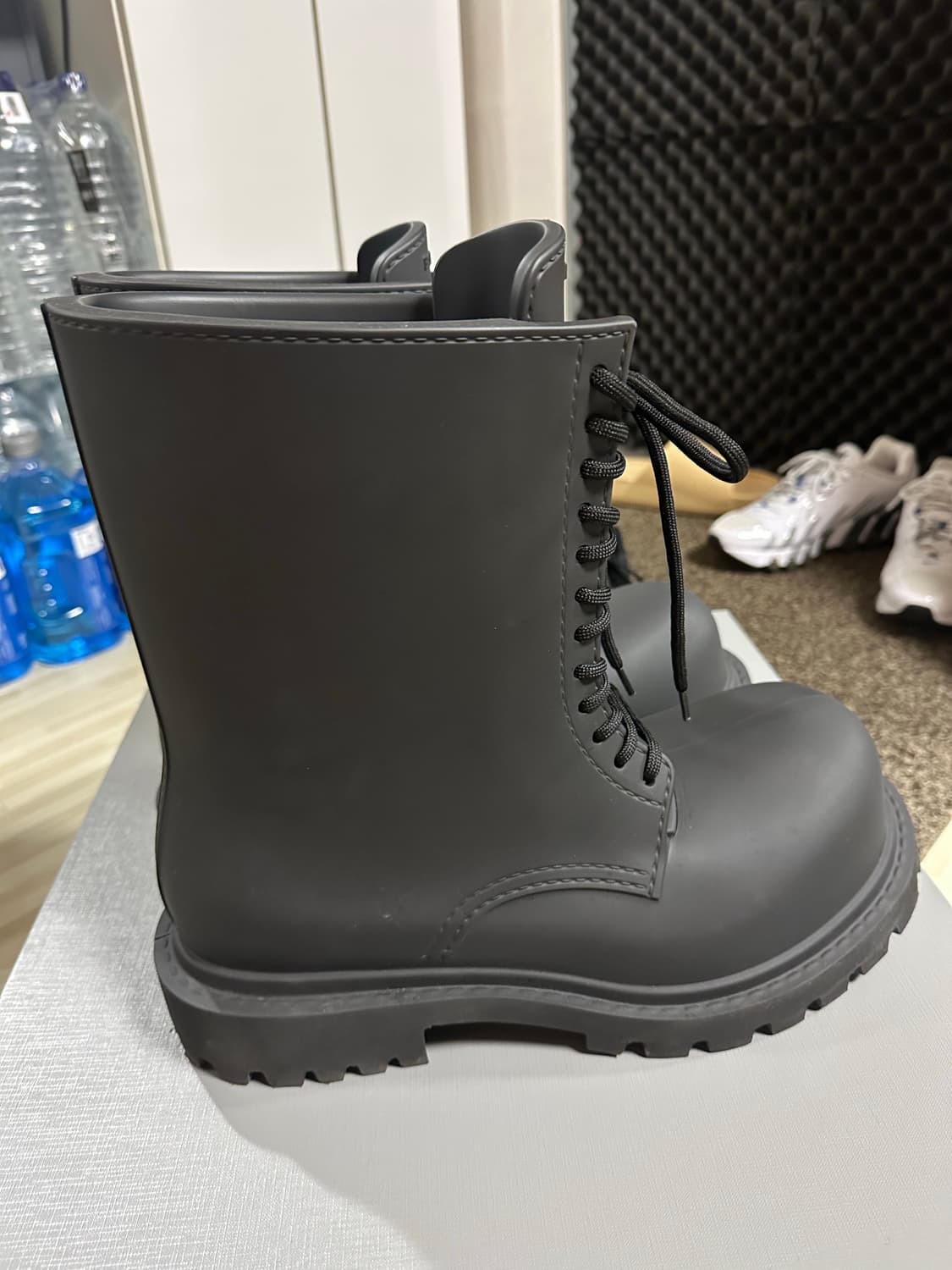 45) 발렌시아가 스테로이드 부츠 판매합니다 상품이미지4