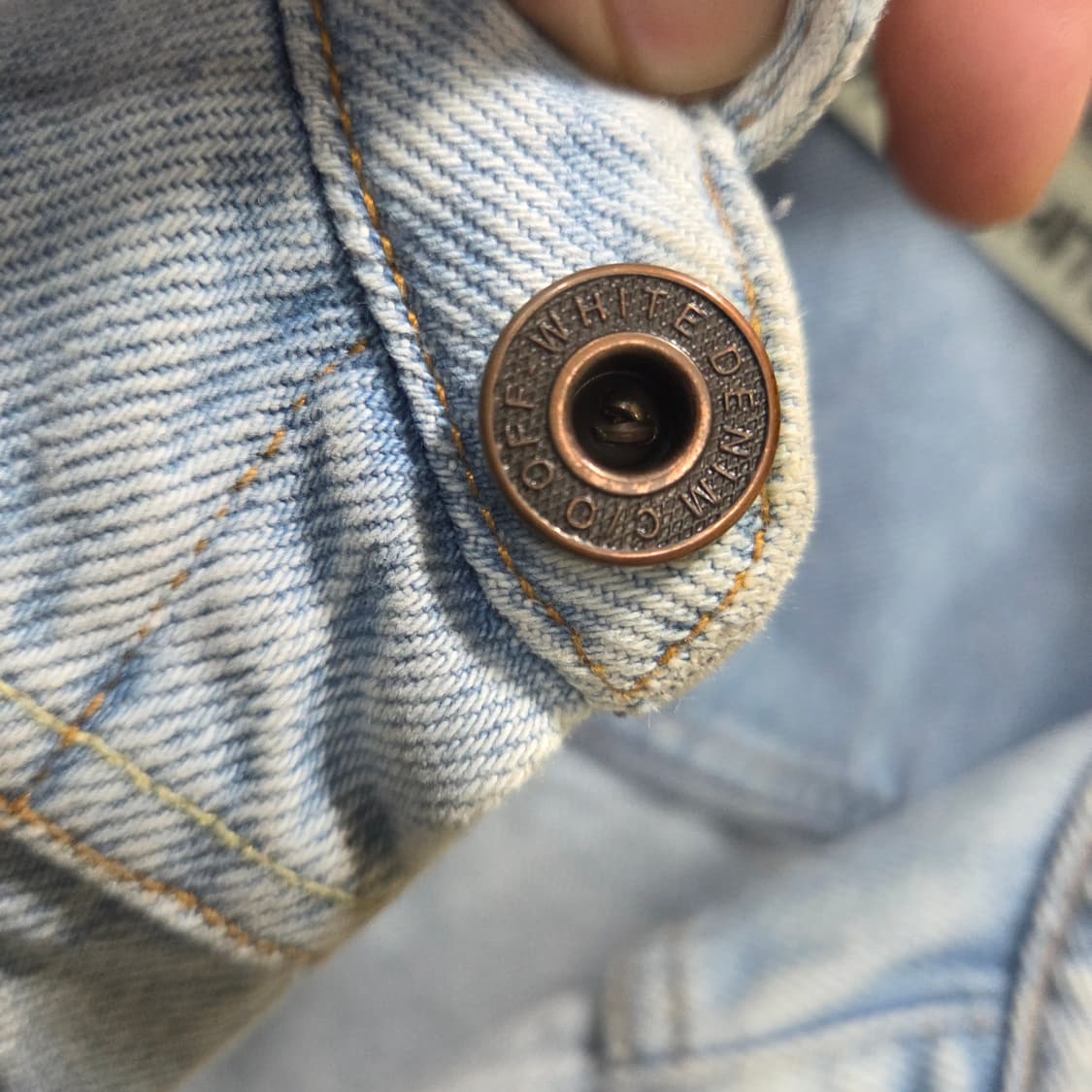 오프화이트 연청 데님 셔츠형 자켓 상품이미지5