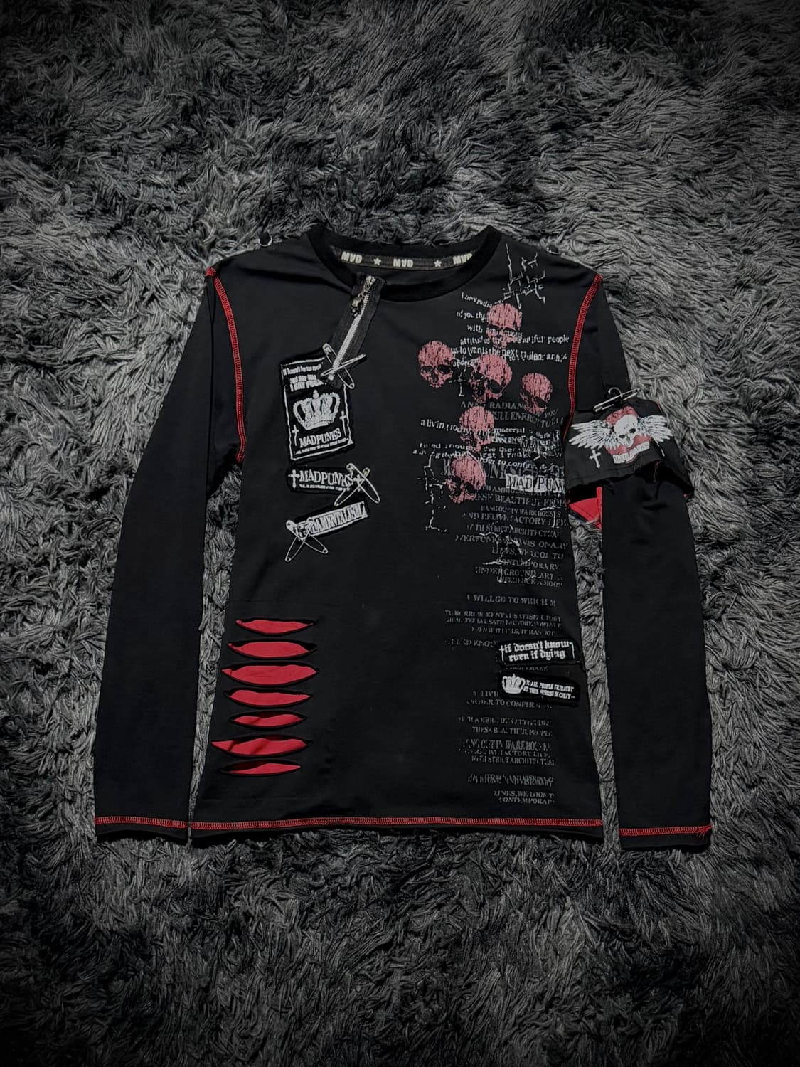 MAD PUNKs  스컬 레터링 프린팅 펑크 패치 레드 스티치 롱슬리브 상품이미지1