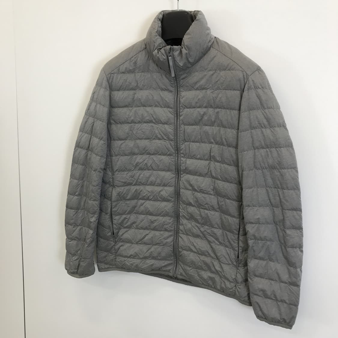 유니클로 울트라라이트다운 경량패딩 실버 [M] 상품이미지2