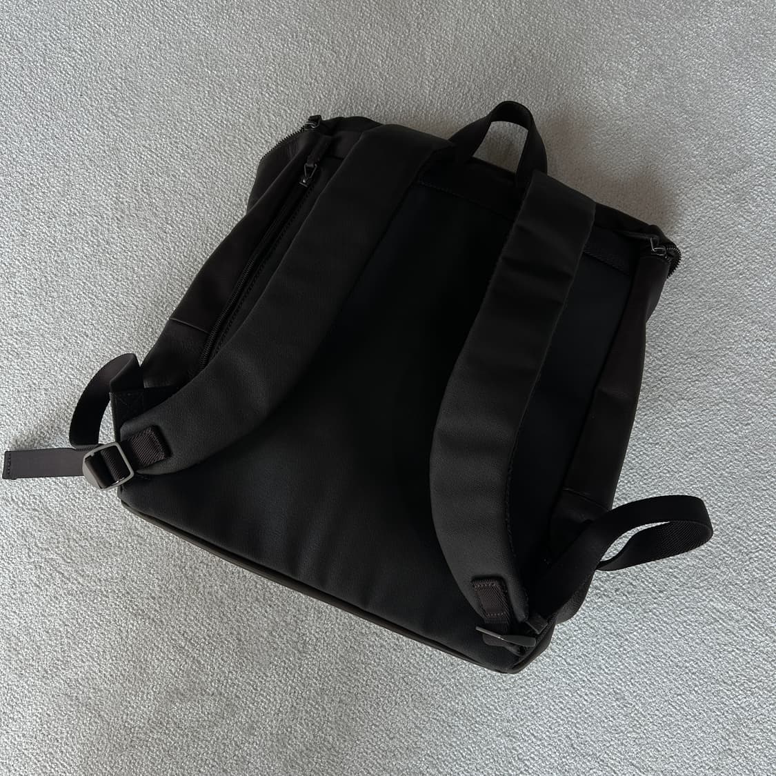 만다리나덕 가죽 다크브라운 백팩 상품이미지5