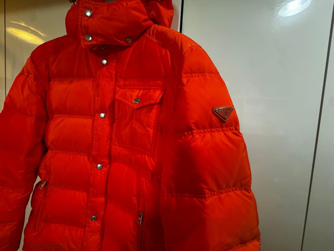 (54) 프라다 삼각로고 패딩 sgh573 상품이미지2