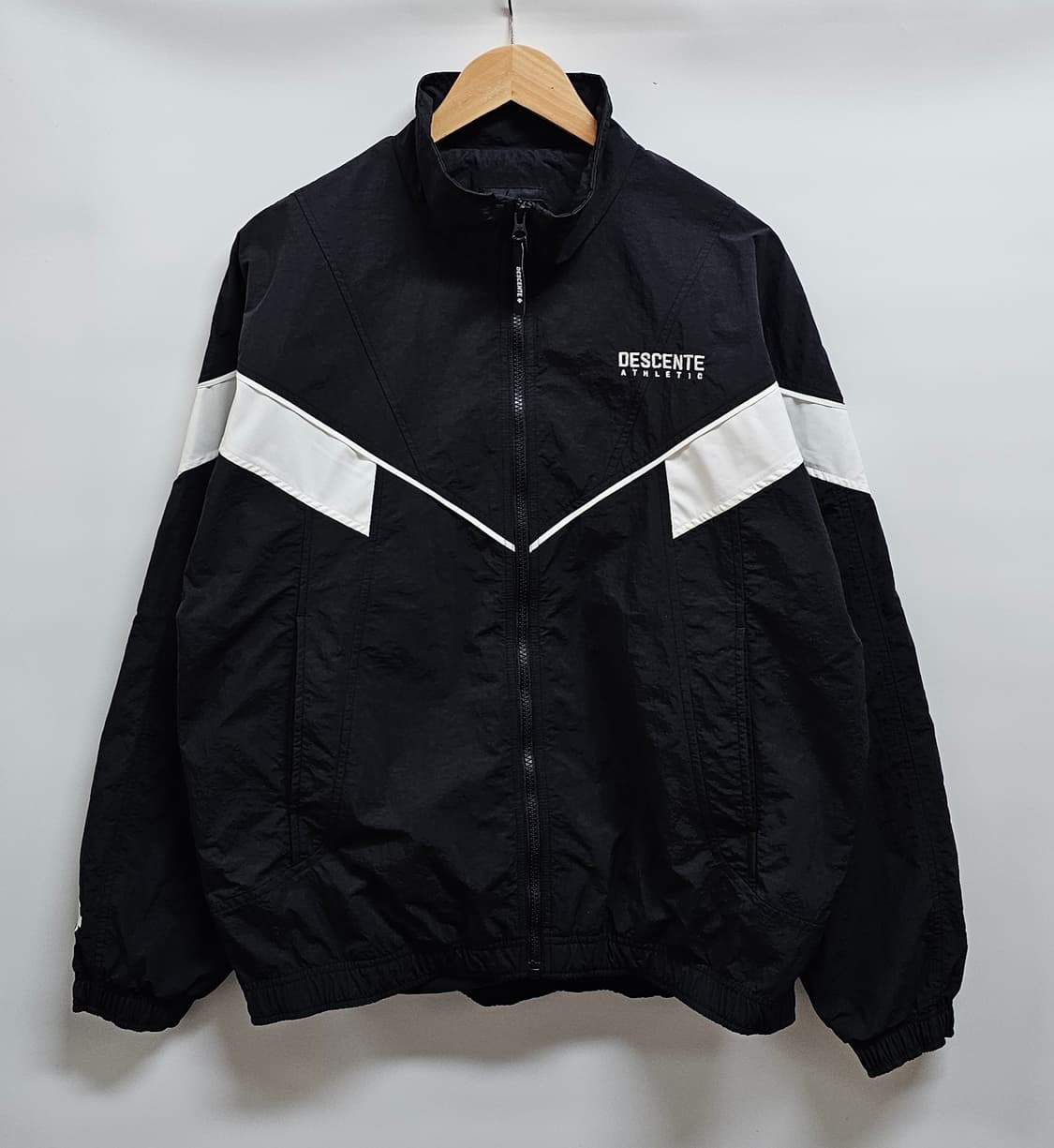 데상트 바람막이 트레이닝복 셋업 M 95 상품이미지2