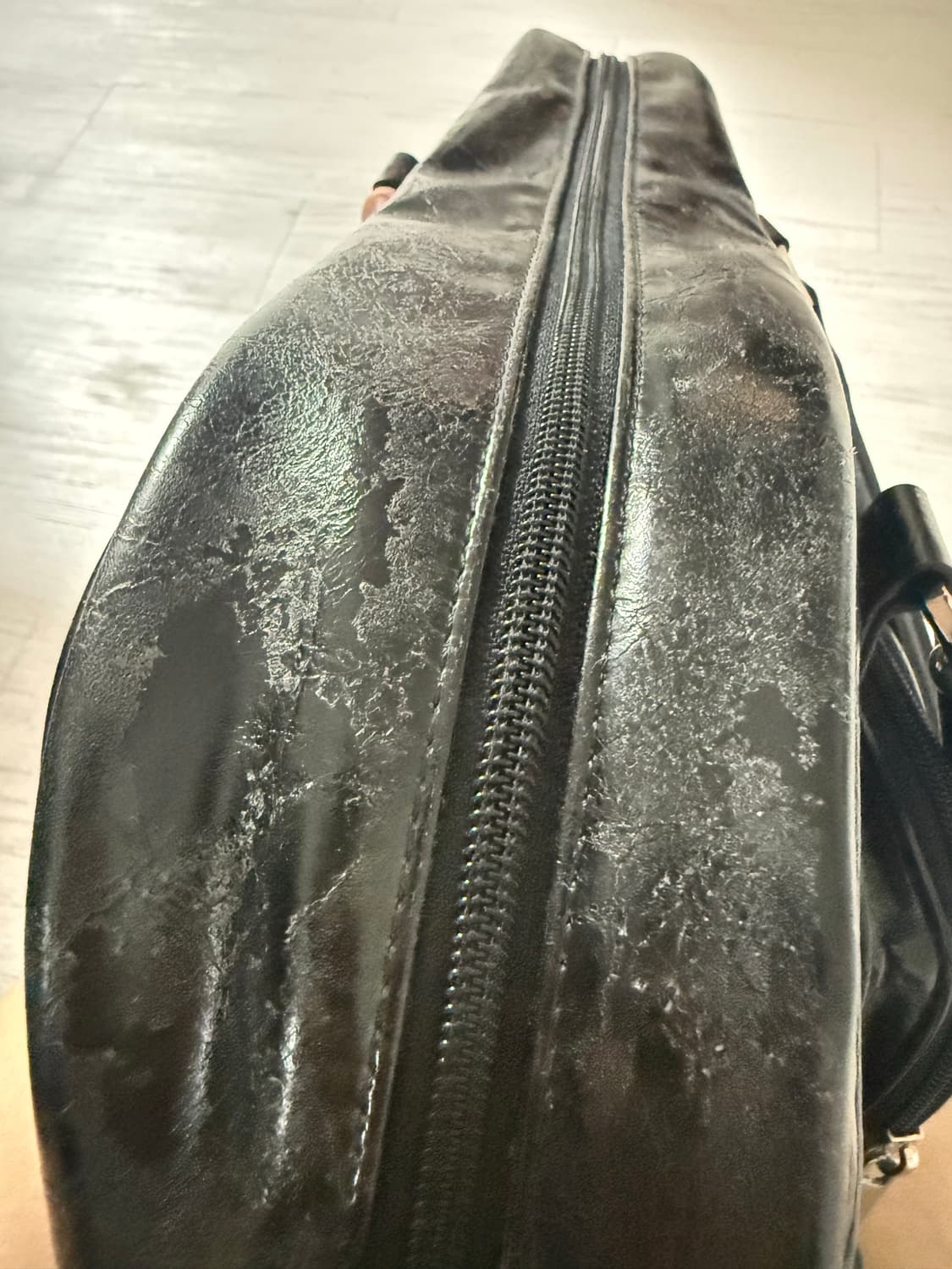 Lecyto Byron Leather City Bag Black 상품이미지3