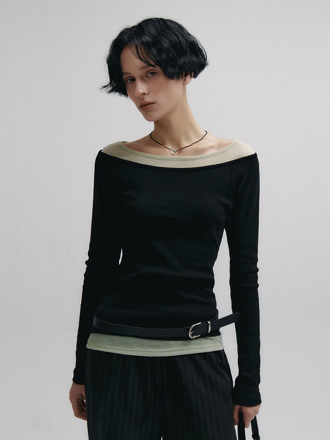 니브 Boat Neck Layered Slim T-shirt 판매합니다 상품이미지1