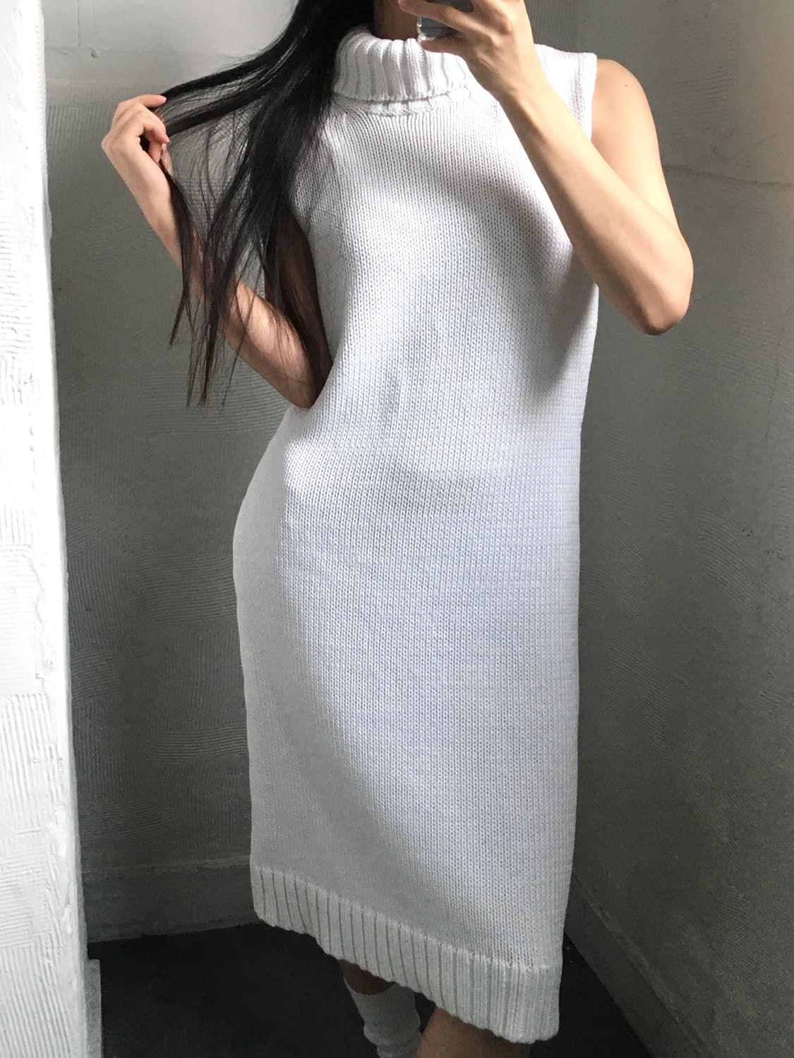 CELINE 셀린느 화이트컬러 터틀넥 슬리브리스 코튼 원피스 상품이미지4