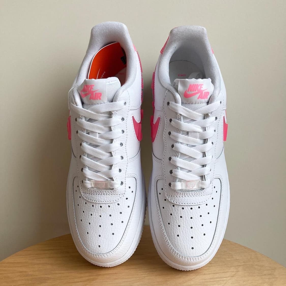 나이키 에어포스 1 로우 ‘발렌타인데이’ 상품이미지9