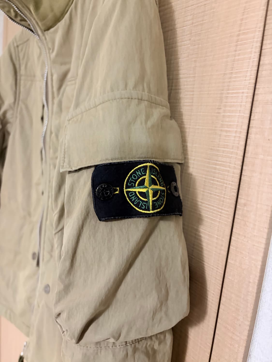 스톤아일랜드 카키 봄버  상품이미지2