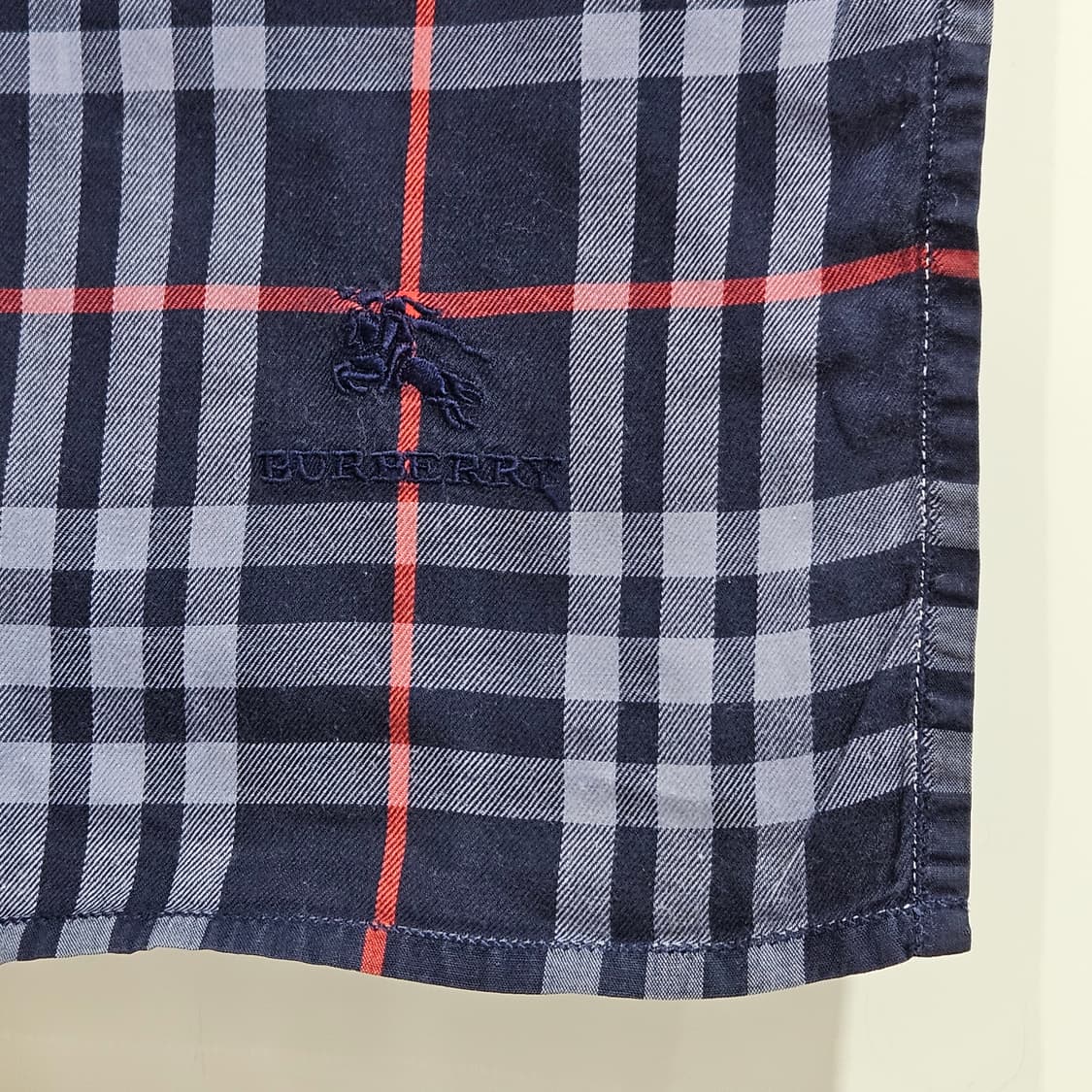 버버리네이비 체크 손수건 상품이미지3