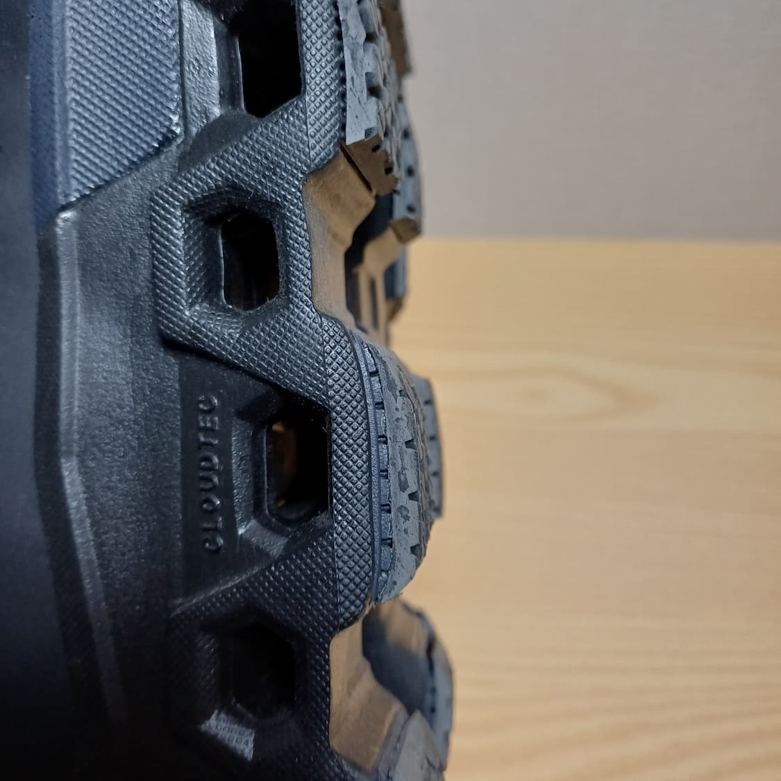 온파프 클라우드몬스터2  블랙마그넷 265사이즈 상품이미지3