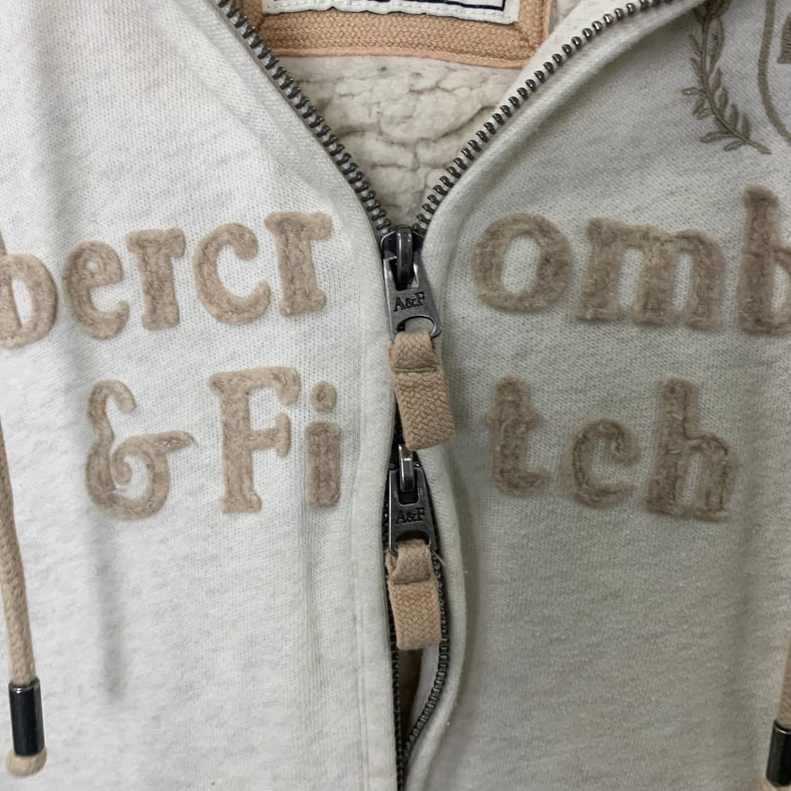 아베크롬비 y2k 와투케 아이보리 양털 후드집업 상품이미지5