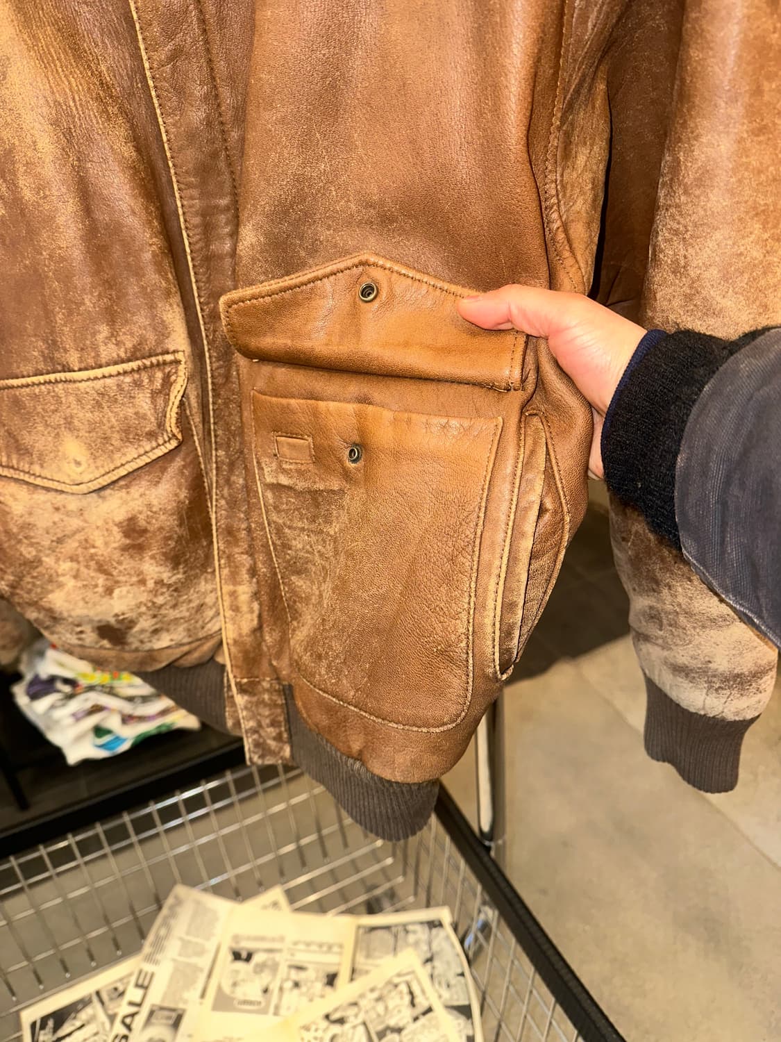 80’s Avirex A-2 hard aging flight jacket 상품이미지7