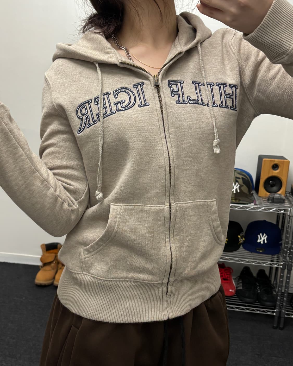 타미힐피거 00s 아플리게 로고 베이지 후드집업 상품이미지3