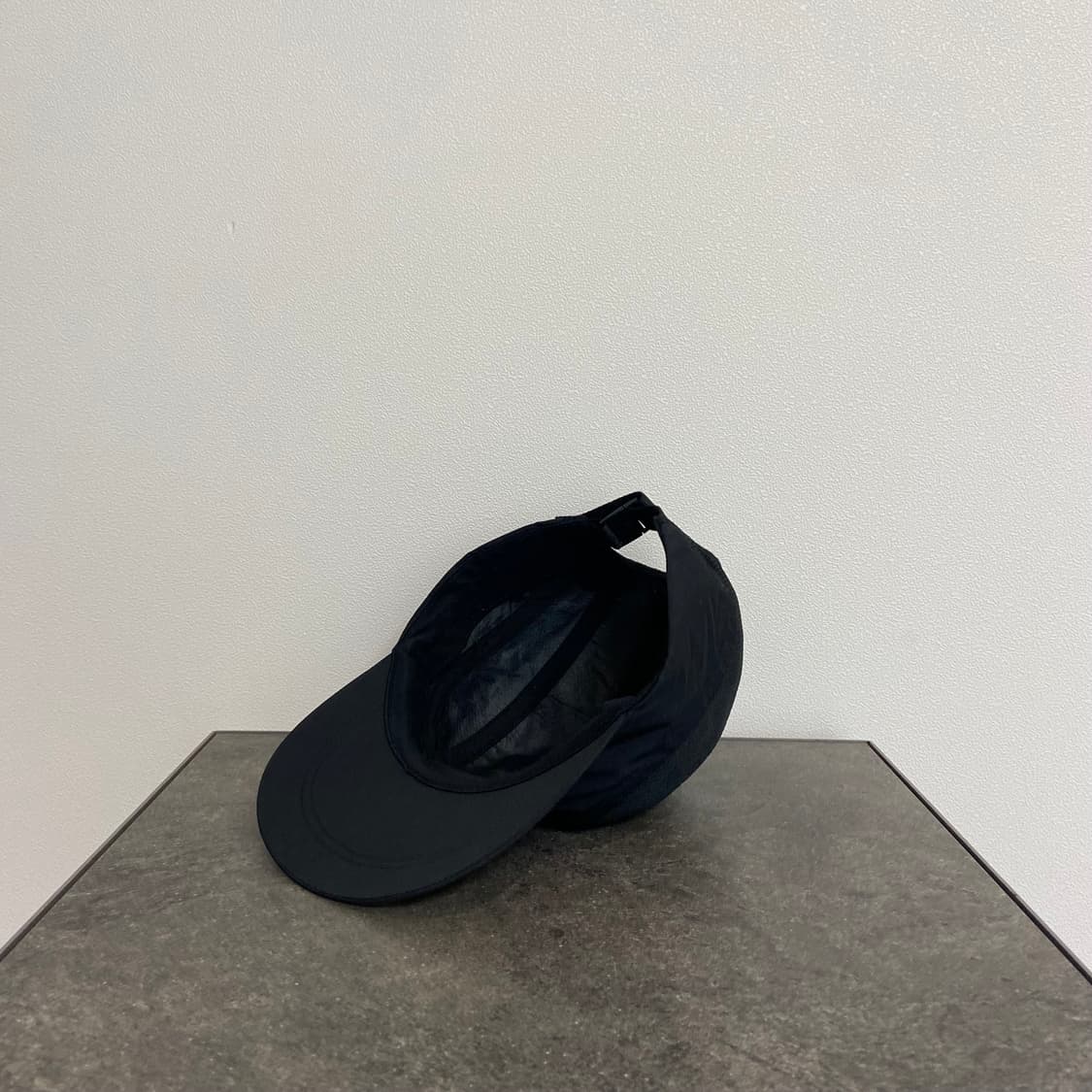 슈프림 X 나이키 콜라보 트레일 블랙 러닝 캠프캡 모자 상품이미지6