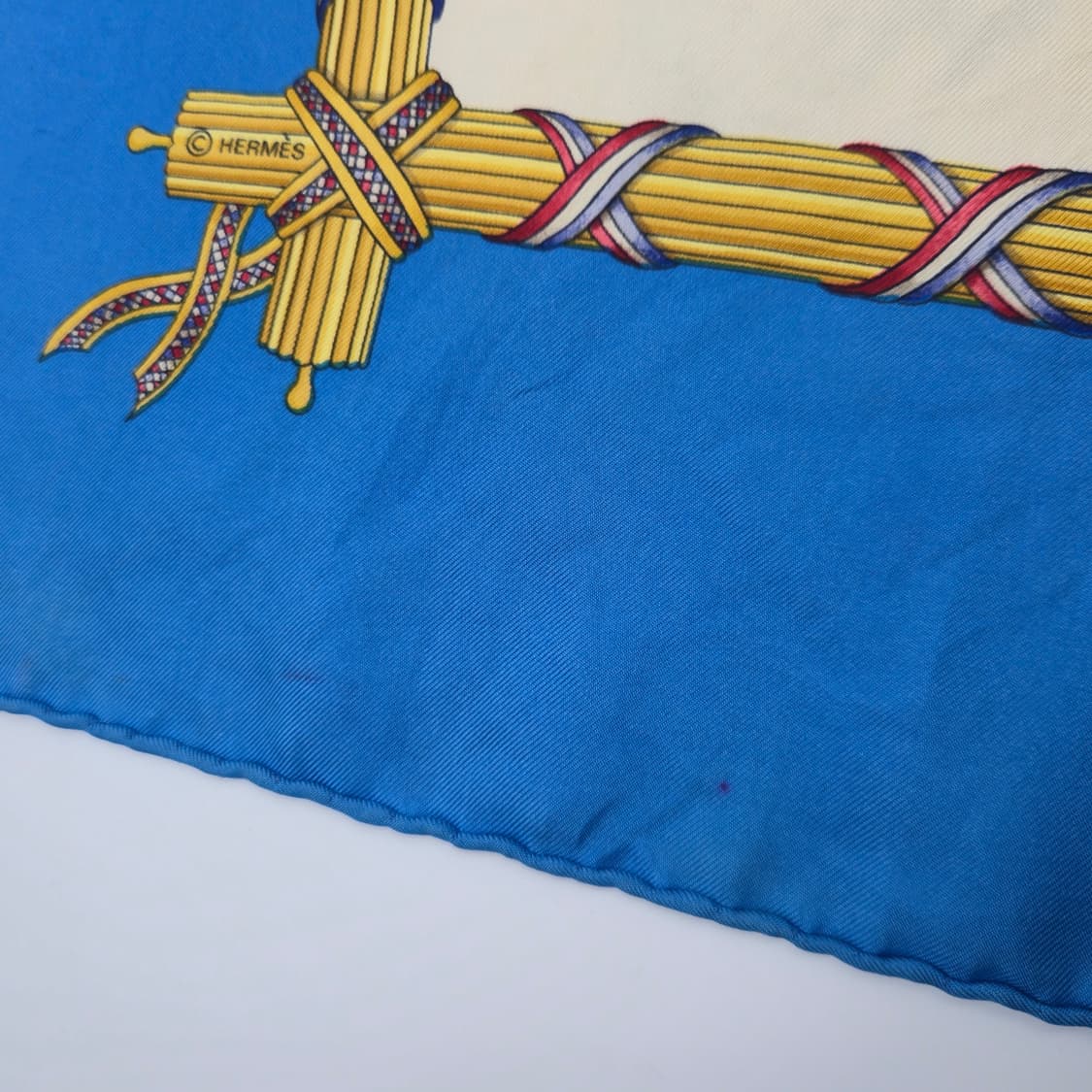 HERMES 에르메스 실크 스카프(90cm)[BF9685-0009-01] 상품이미지8