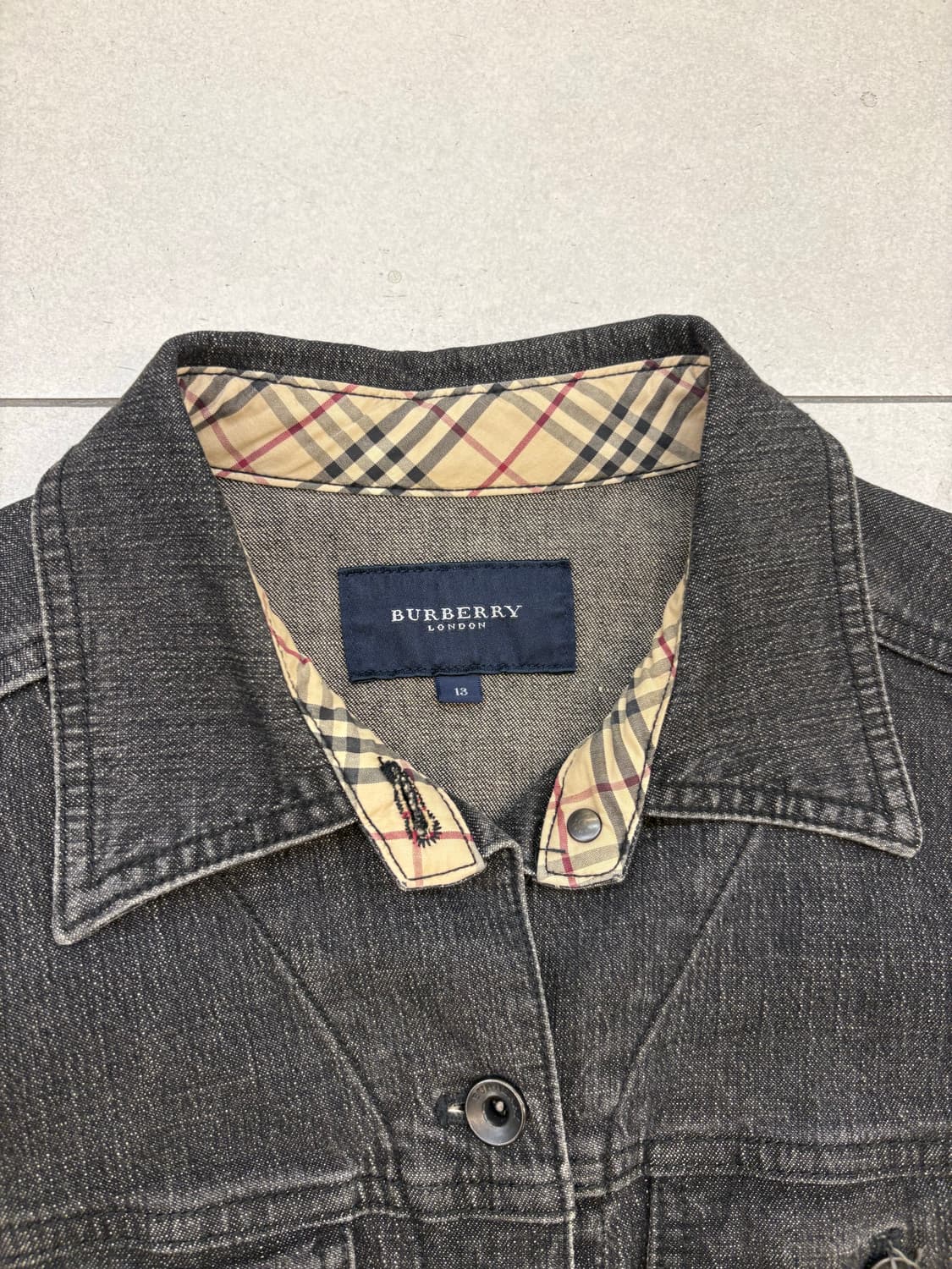 버버리 런던 흑청 데님 자켓 상품이미지4