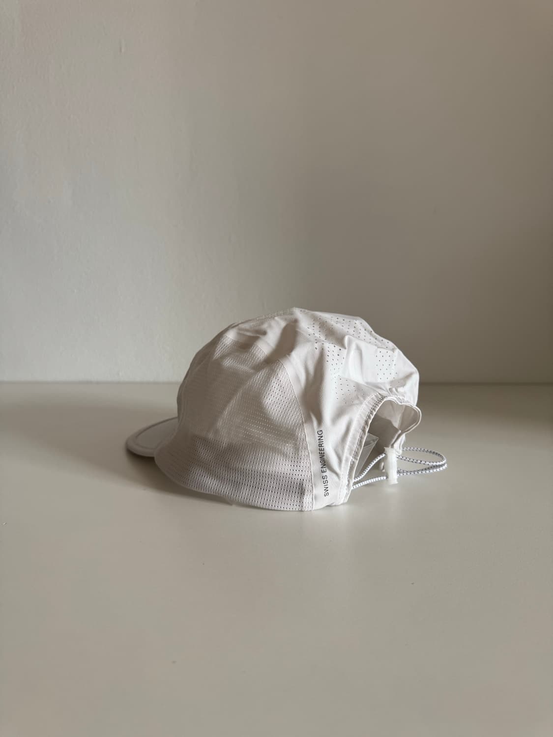 ON running Ultra Cap White 상품이미지3