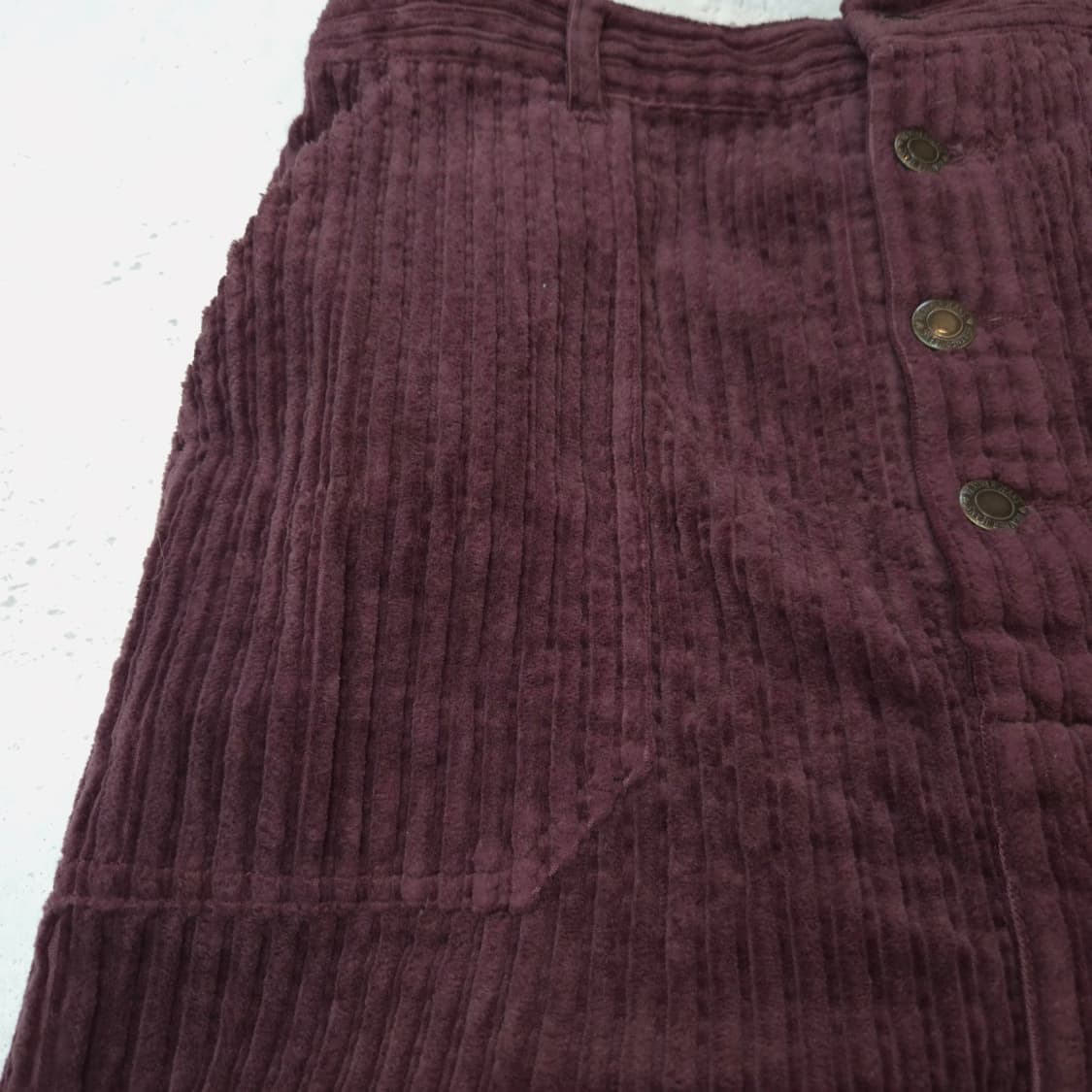 다크퍼플 코듀로이 버튼 H라인 롱스커트 상품이미지5