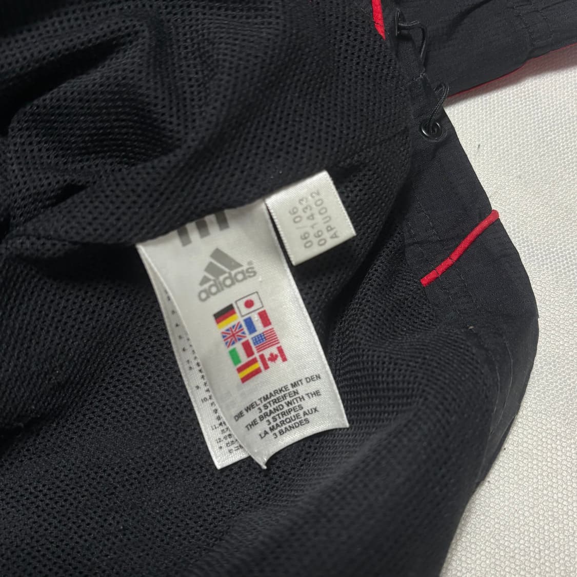 105 아디다스 AC밀란 내장후드 블랙 바람막이 상품이미지5