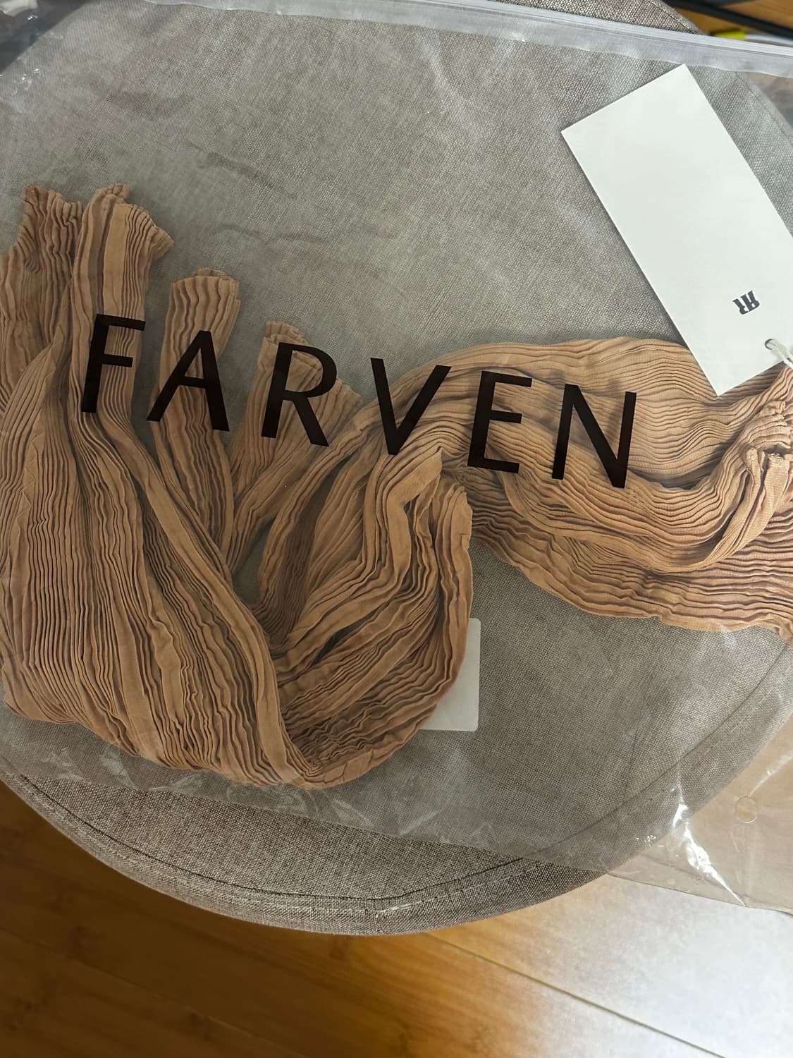 파르벵(fraven)플리츠 블라우스 (살구/회색)새상품 상품이미지3