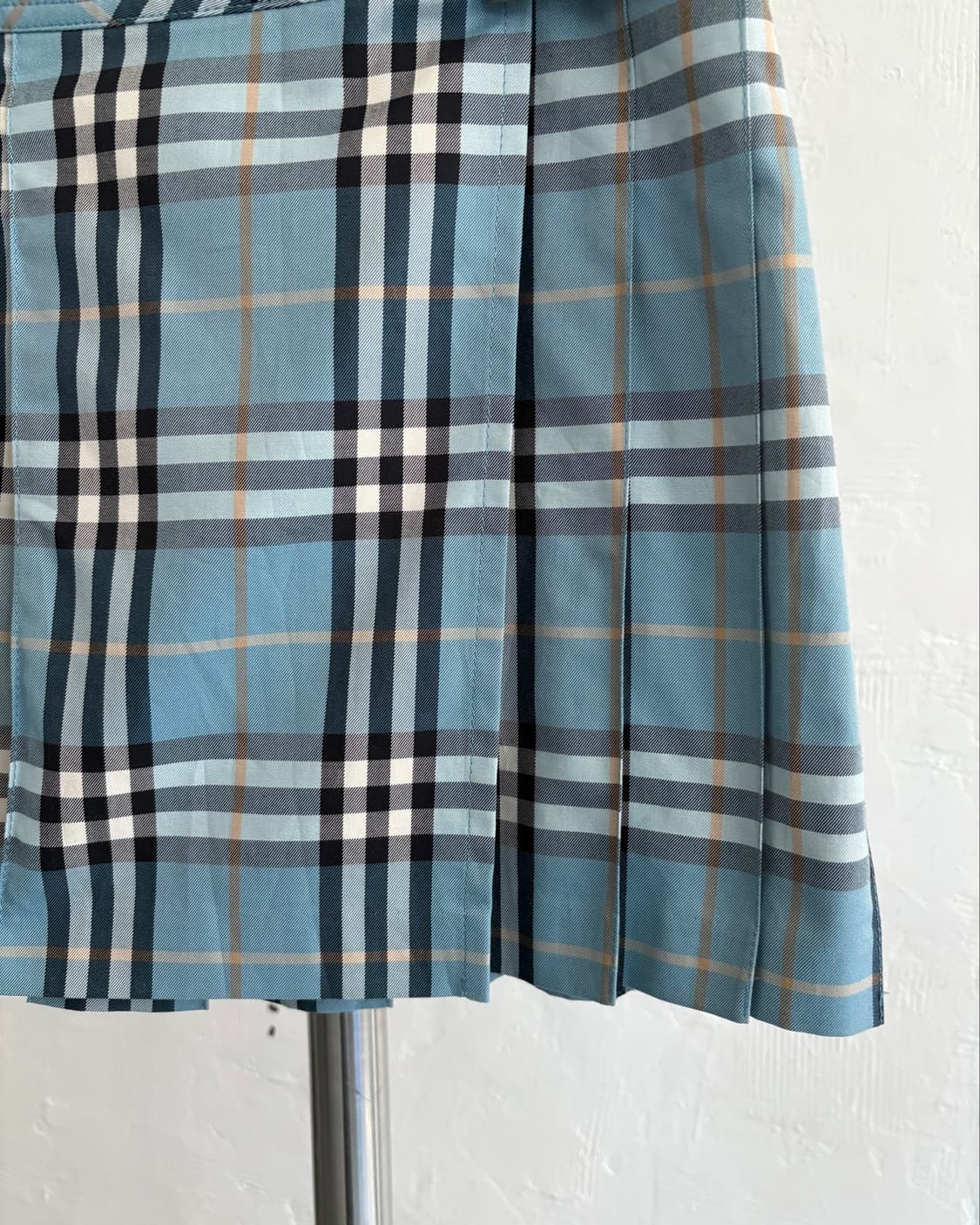 Burberry 버버리 블루라벨 블루 체크 버클 플리츠 미니 랩 스커트 상품이미지6