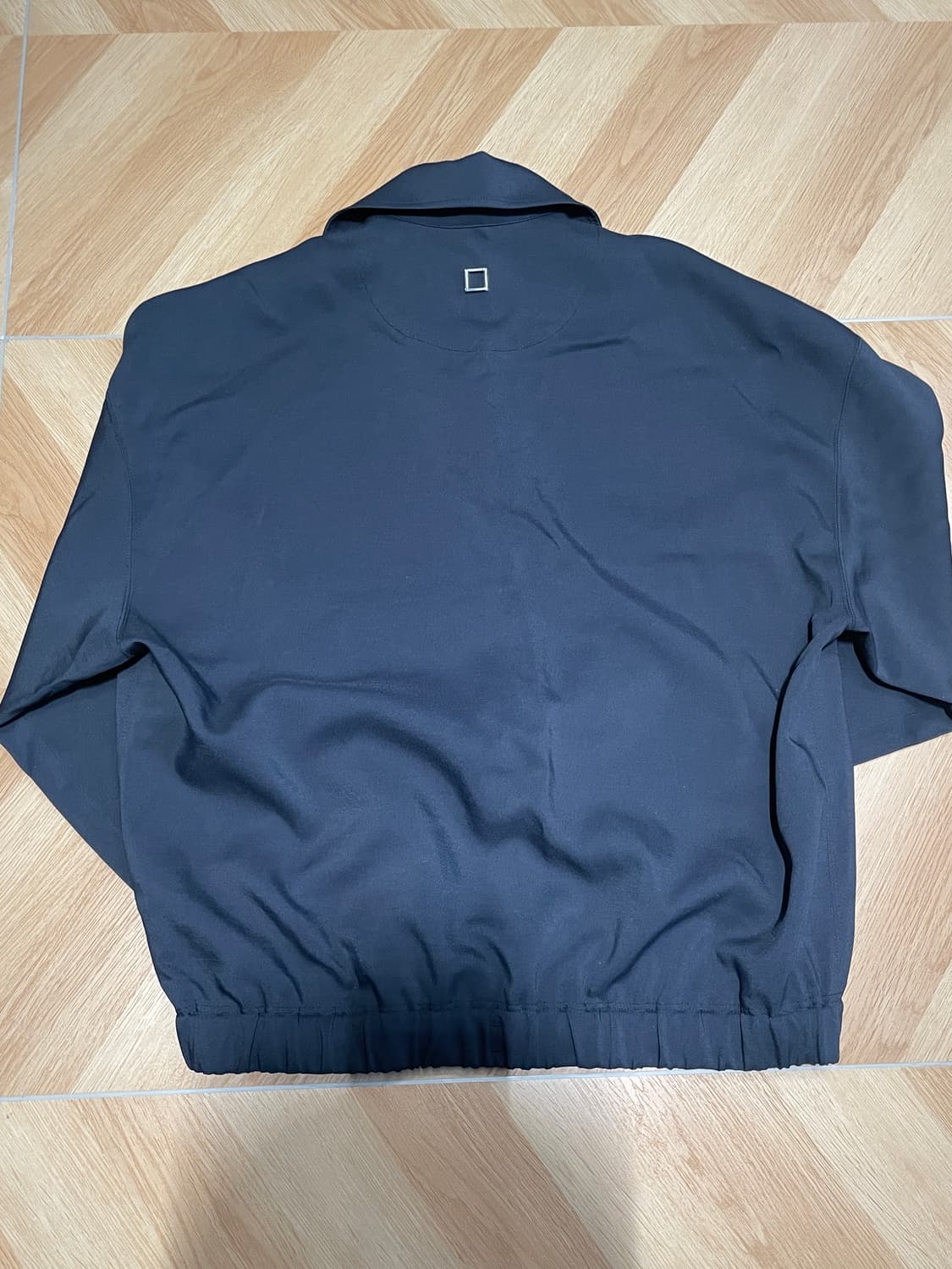 우영미 23SS 밴딩 폴로 티셔츠 블랙 48 상품이미지1