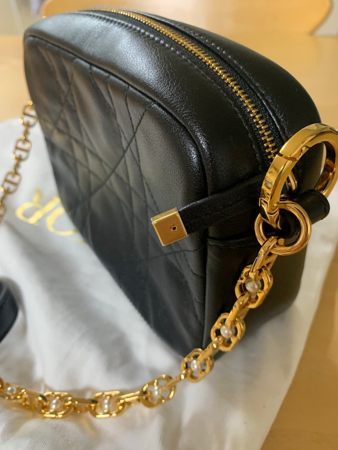 디올 카로 스몰 카메라백 블랙 상품이미지8