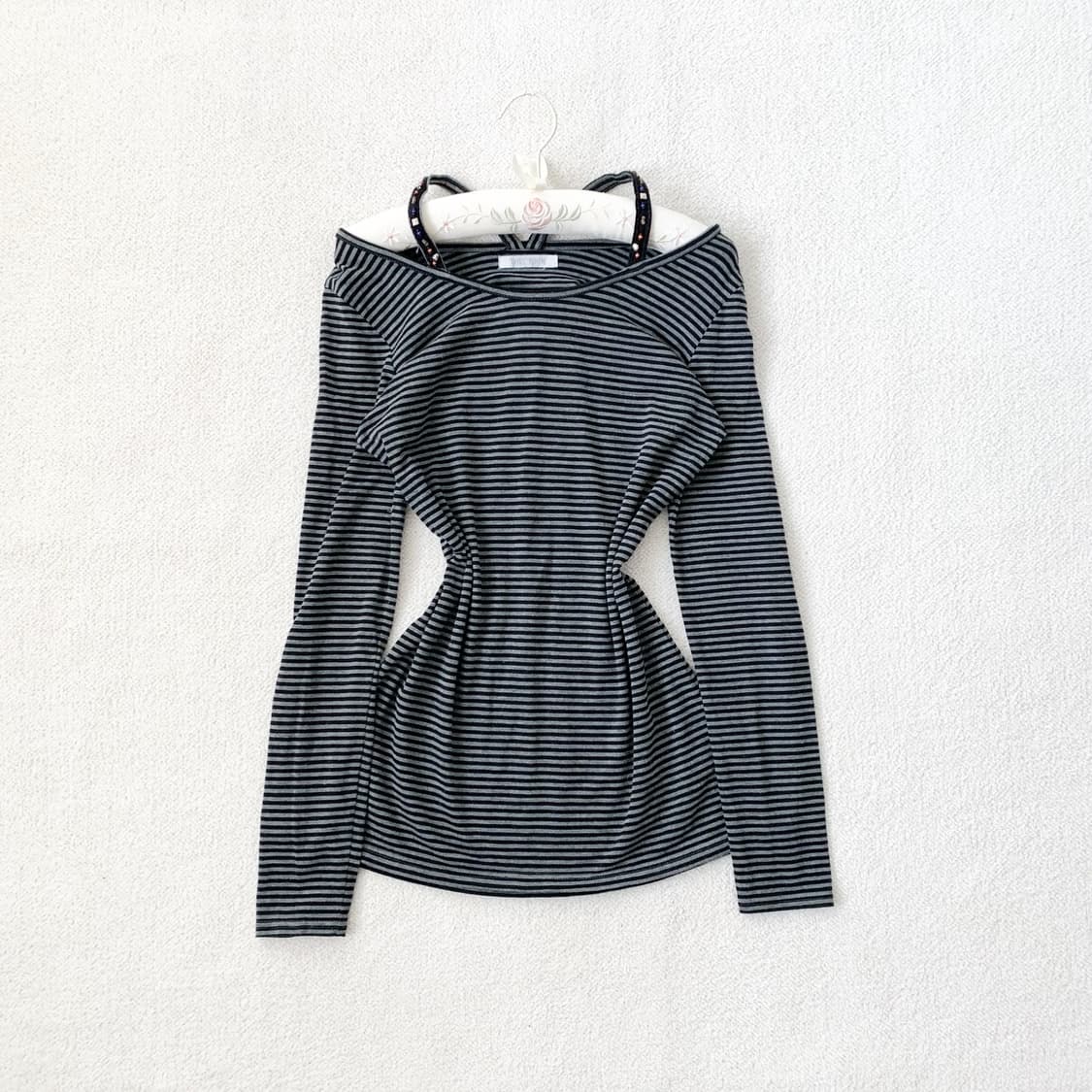 블랙엔그레이 스트라이프 쫀득 롱슬리브 상품이미지1