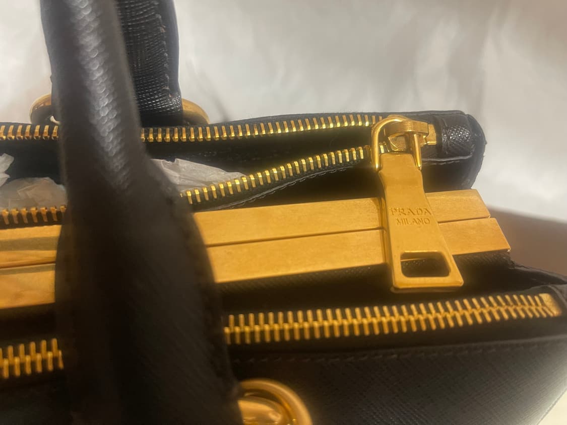 프라다 사피아노 닥터 골드 버클 토드백 상품이미지10