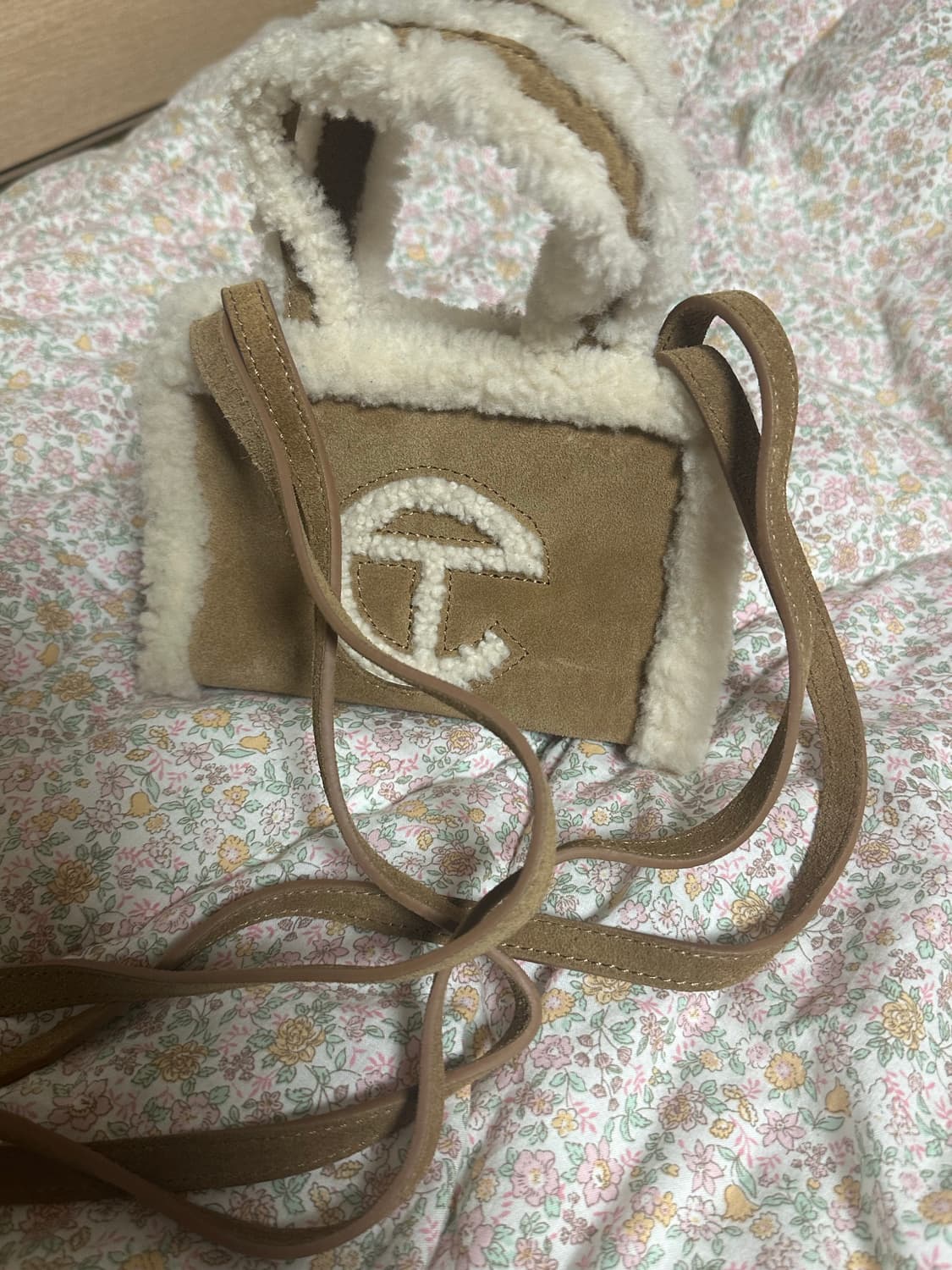 텔파 어그 스몰 크로스백 체스트넛 상품이미지2