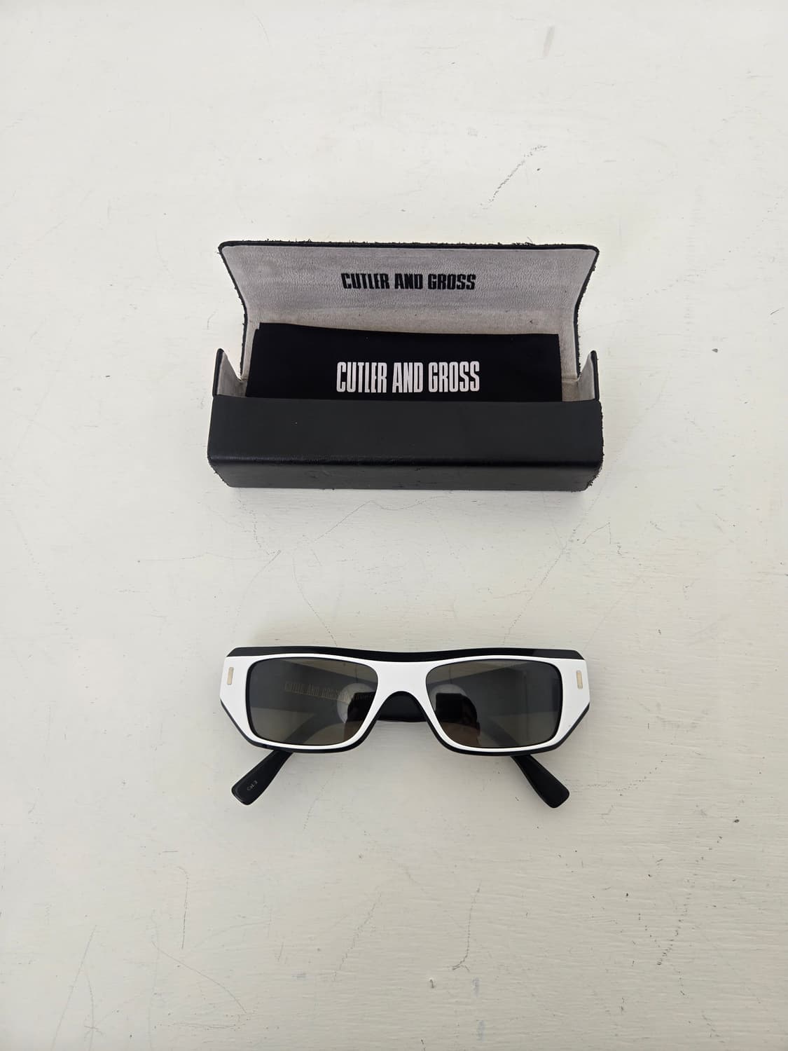커틀러 앤 그로스 1367 browline 선글라스 white&matt 상품이미지1