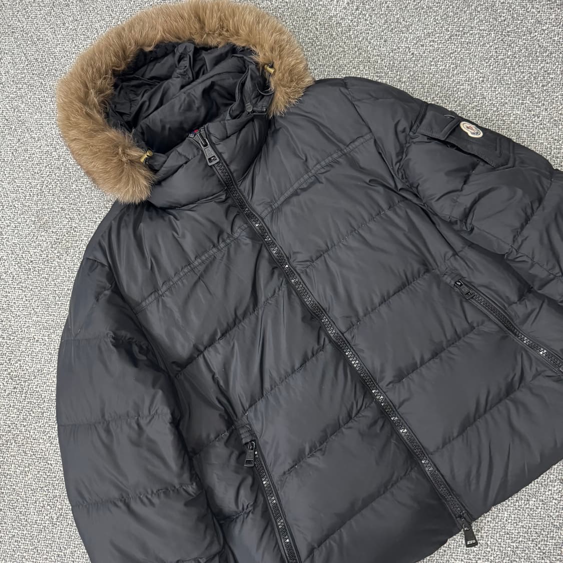 몽클레르 쇼트 패딩 재킷 상품이미지2