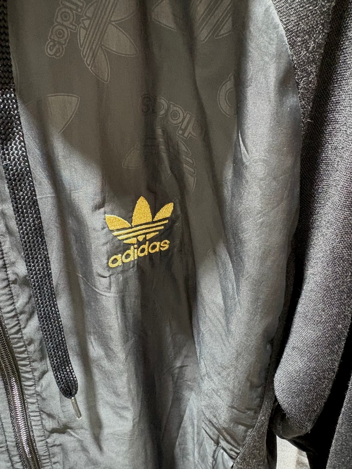 M 아디다스 골드로고 블랙 후드 트랙탑 상품이미지4
