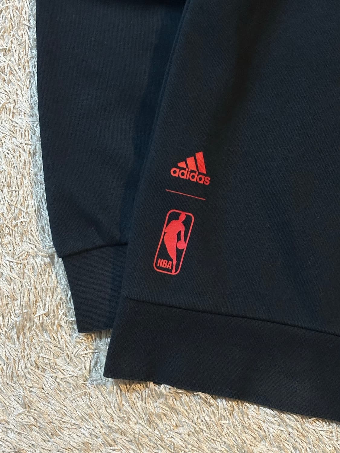 아디다스 X NBA 시카고 불스 후드티 블랙 상품이미지3