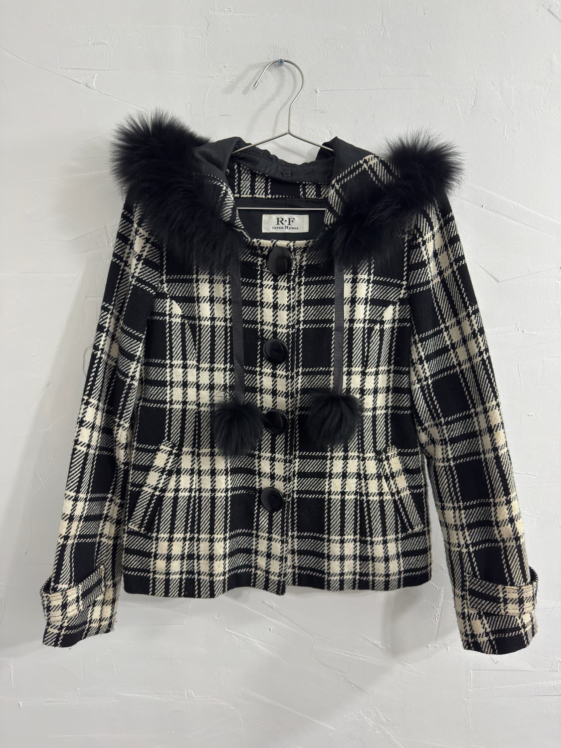 check fur detail coat 상품이미지1