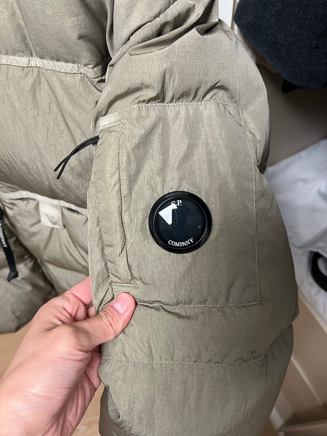 cp컴퍼니 패딩 상품이미지4