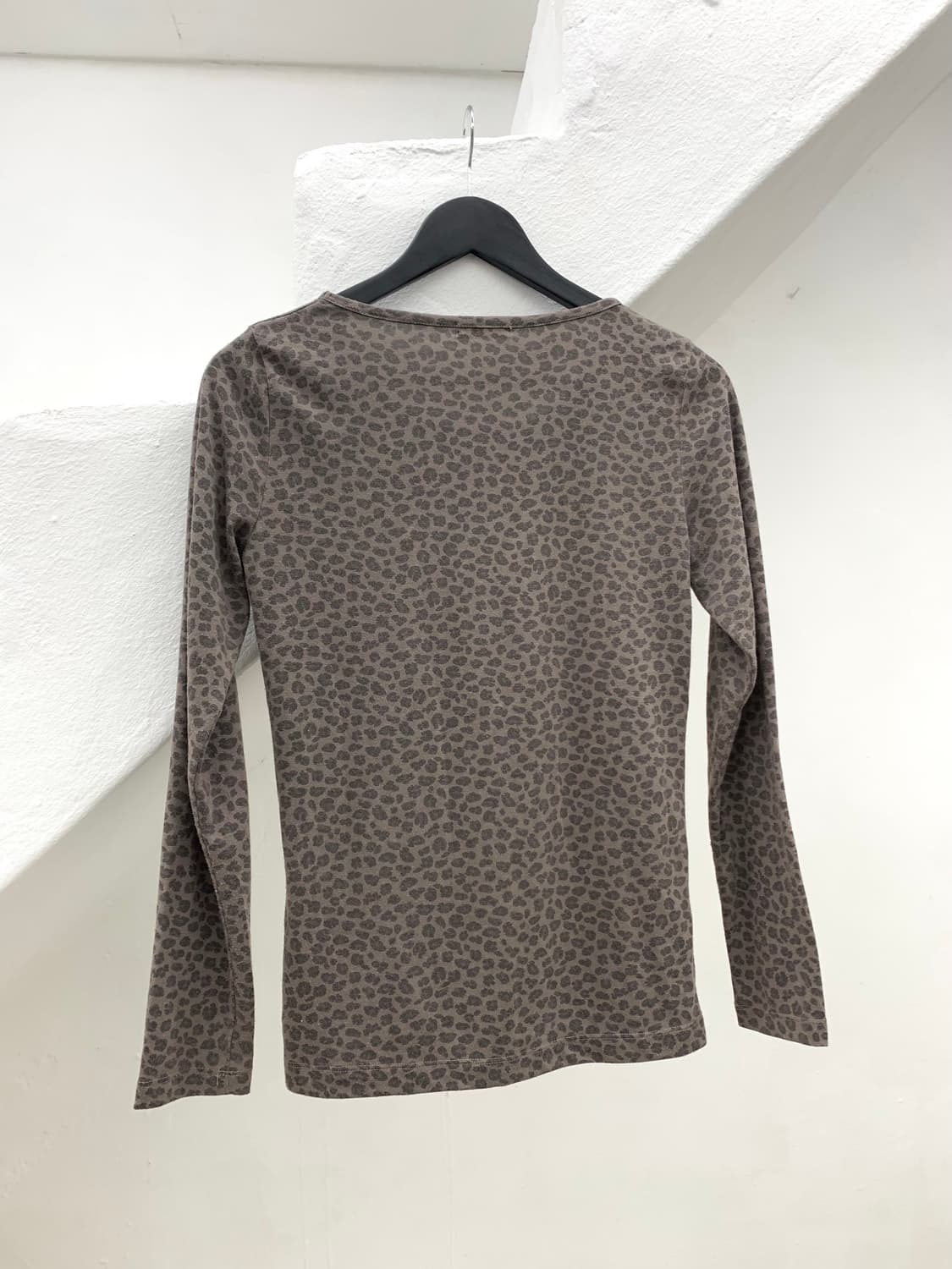 Leopard slim-fit long sleeve  상품이미지4
