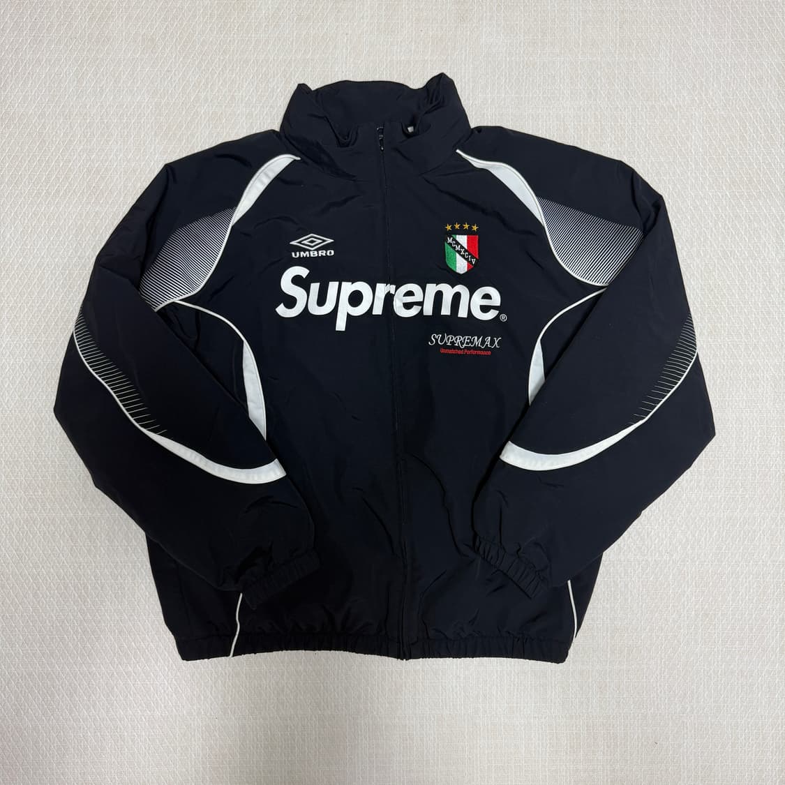 슈프림 x 엄브로 트랙 자켓 블랙 - L 상품이미지1