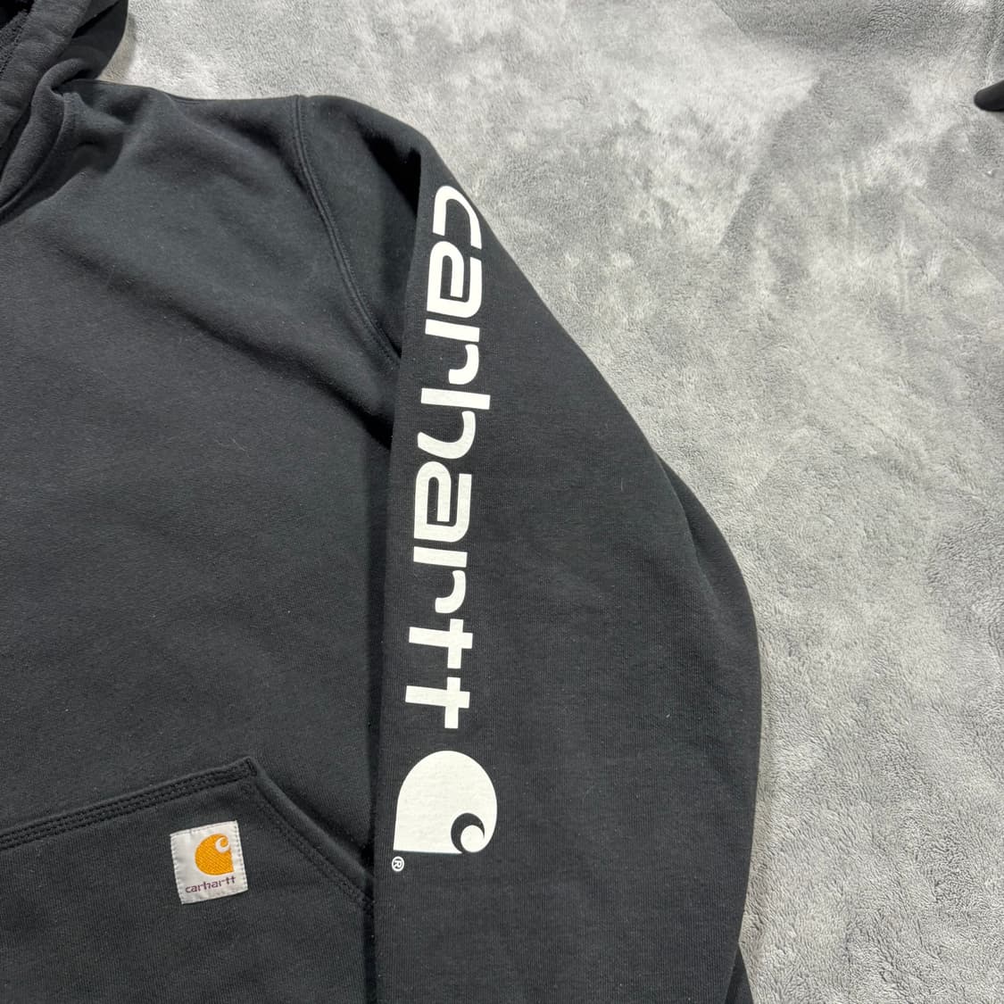 칼하트 암 레터링 후드티 상품이미지2