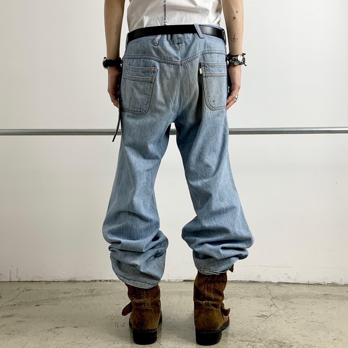 70s 리바이스 더티 워싱 와이드 플레어핏 데님 팬츠 상품이미지4