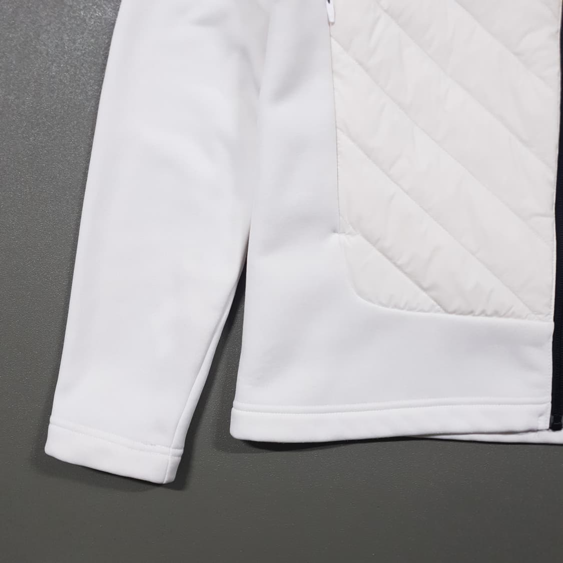 M) 데상트 신형 20FW 덕다운 방풍 하이브리드 플리스 자켓 화이트 상품이미지3