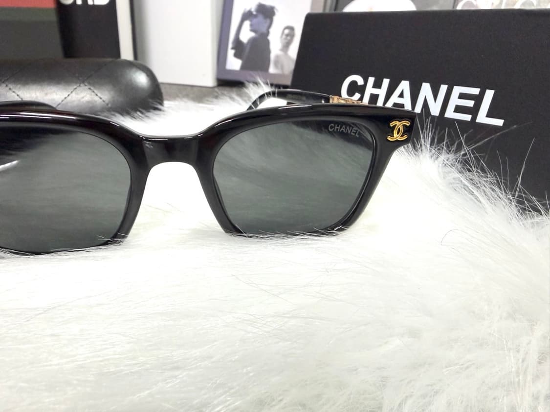 샤넬 이니셜 스톤장식 선글라스 블랙 풀박스 상품이미지4