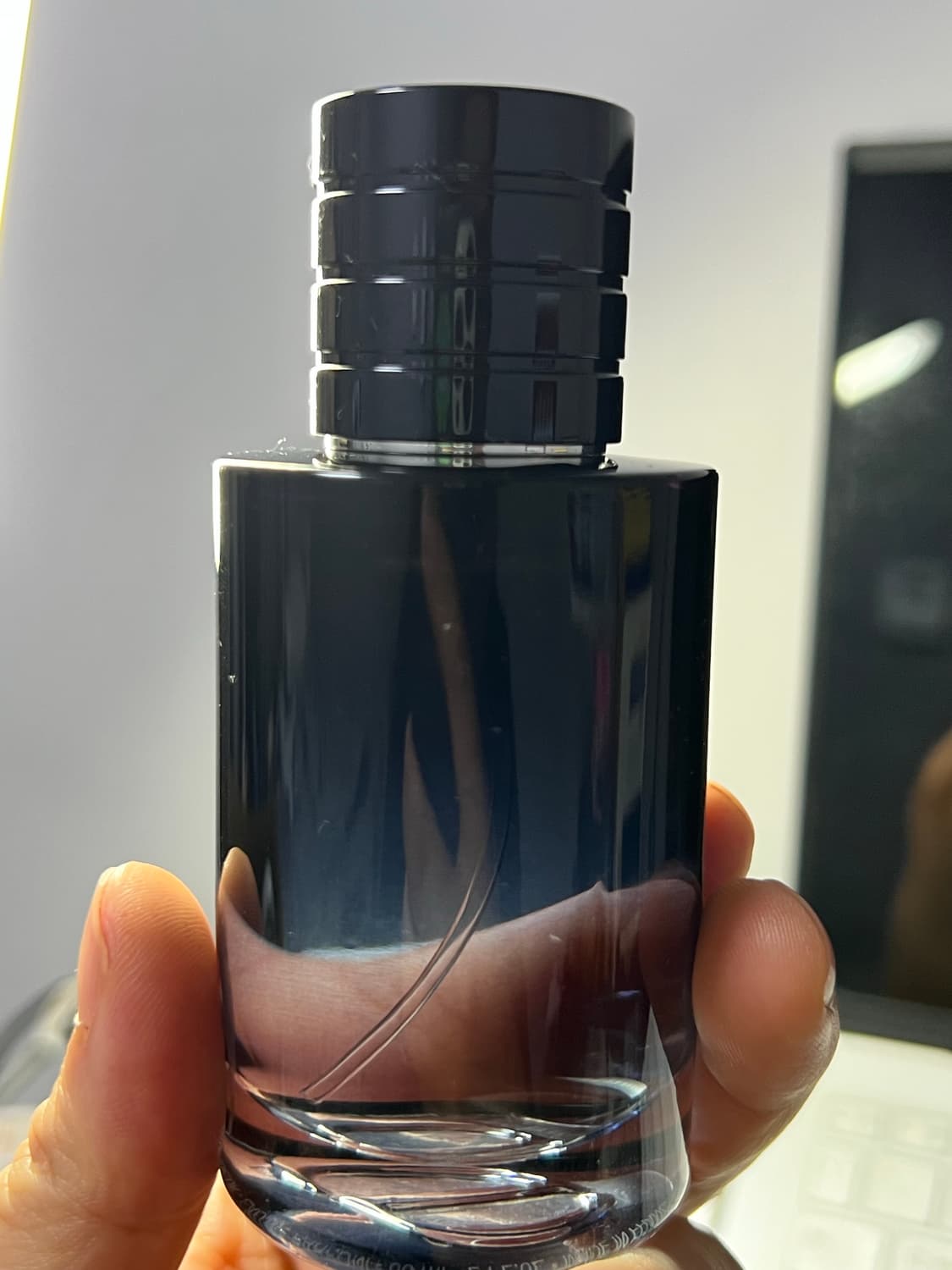디올 소바쥬 오 드 퍼퓸 60ml 용량 90% 상품이미지4