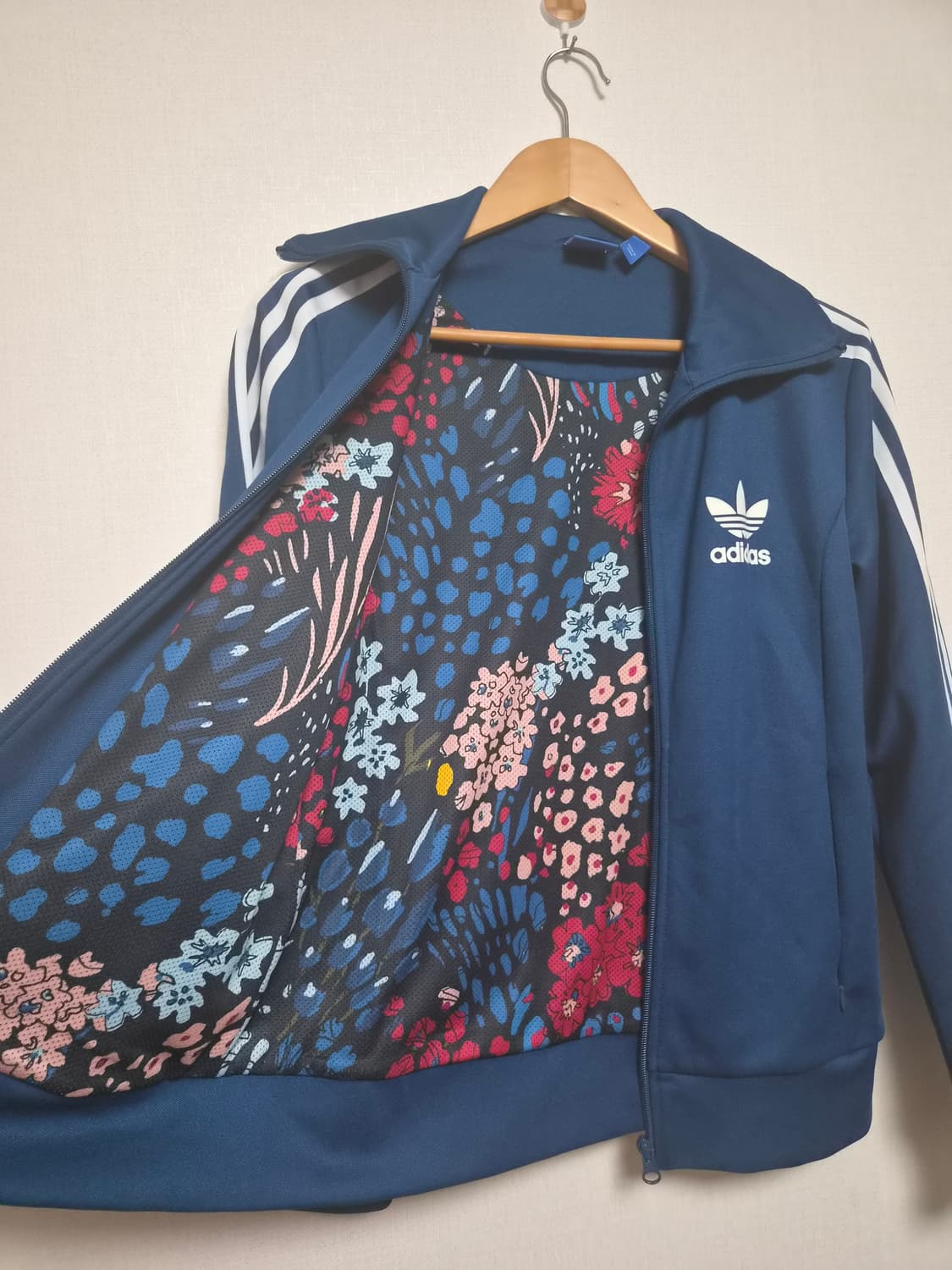 아디다스 우먼스 유로파 져지 트랙탑 플라워 상품이미지1