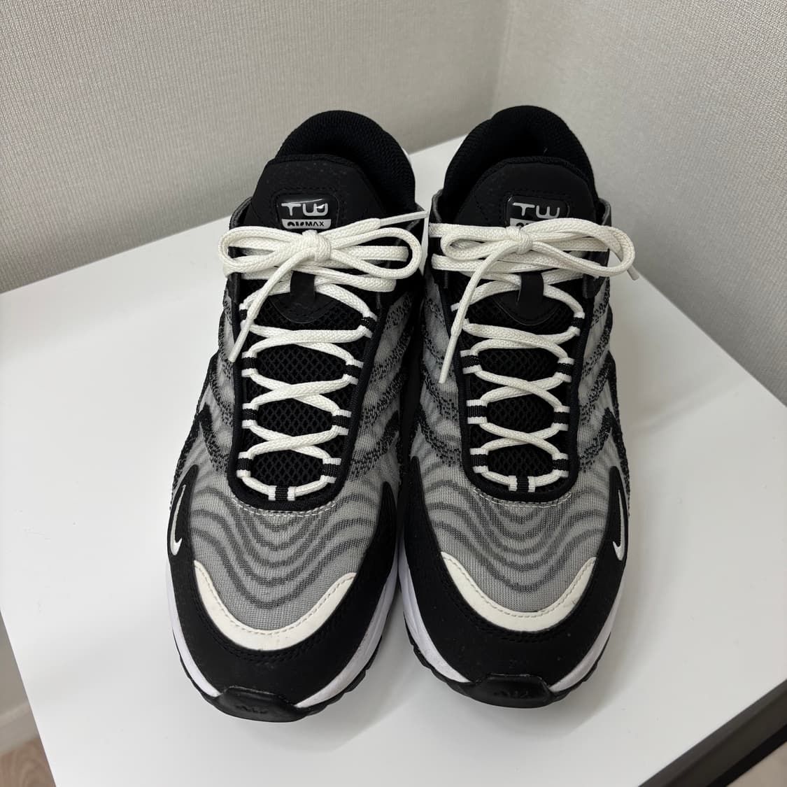 나이키 에어맥스 TW 블랙 앤 화이트 260 상품이미지2