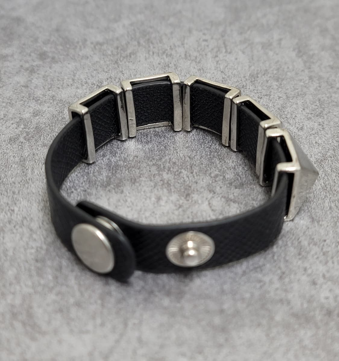 스터드 빈티지 가죽팔찌 상품이미지4