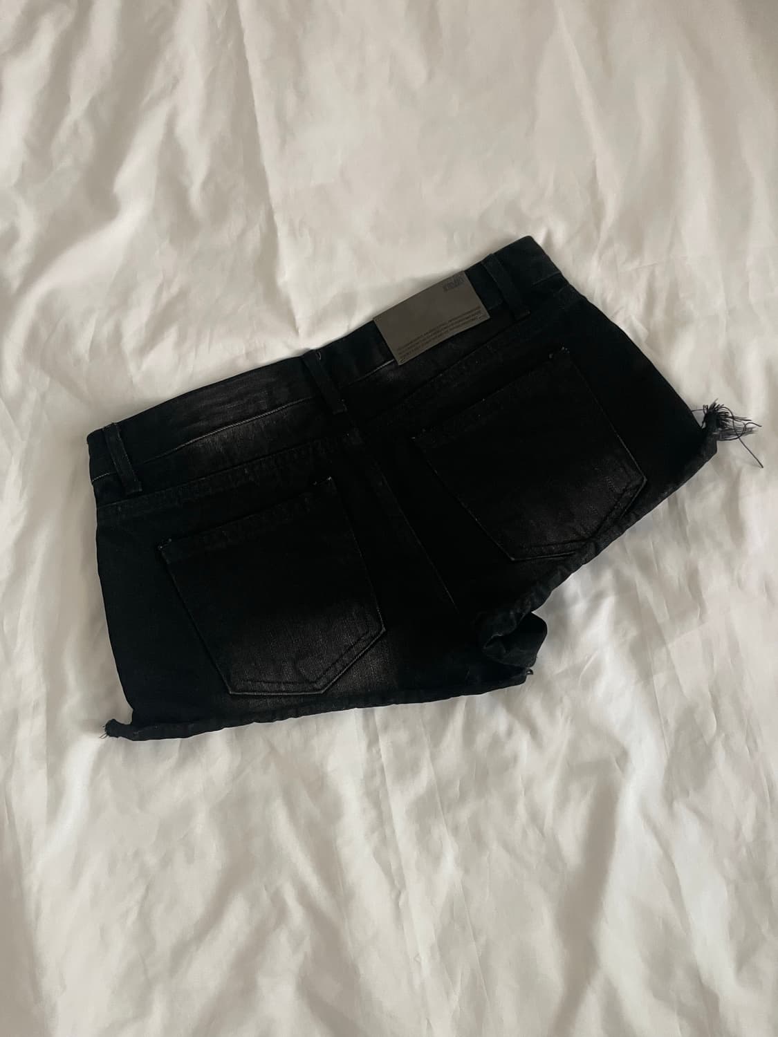 보헤미안서울 DARKNESS LOW WAIST SHORTS 상품이미지4