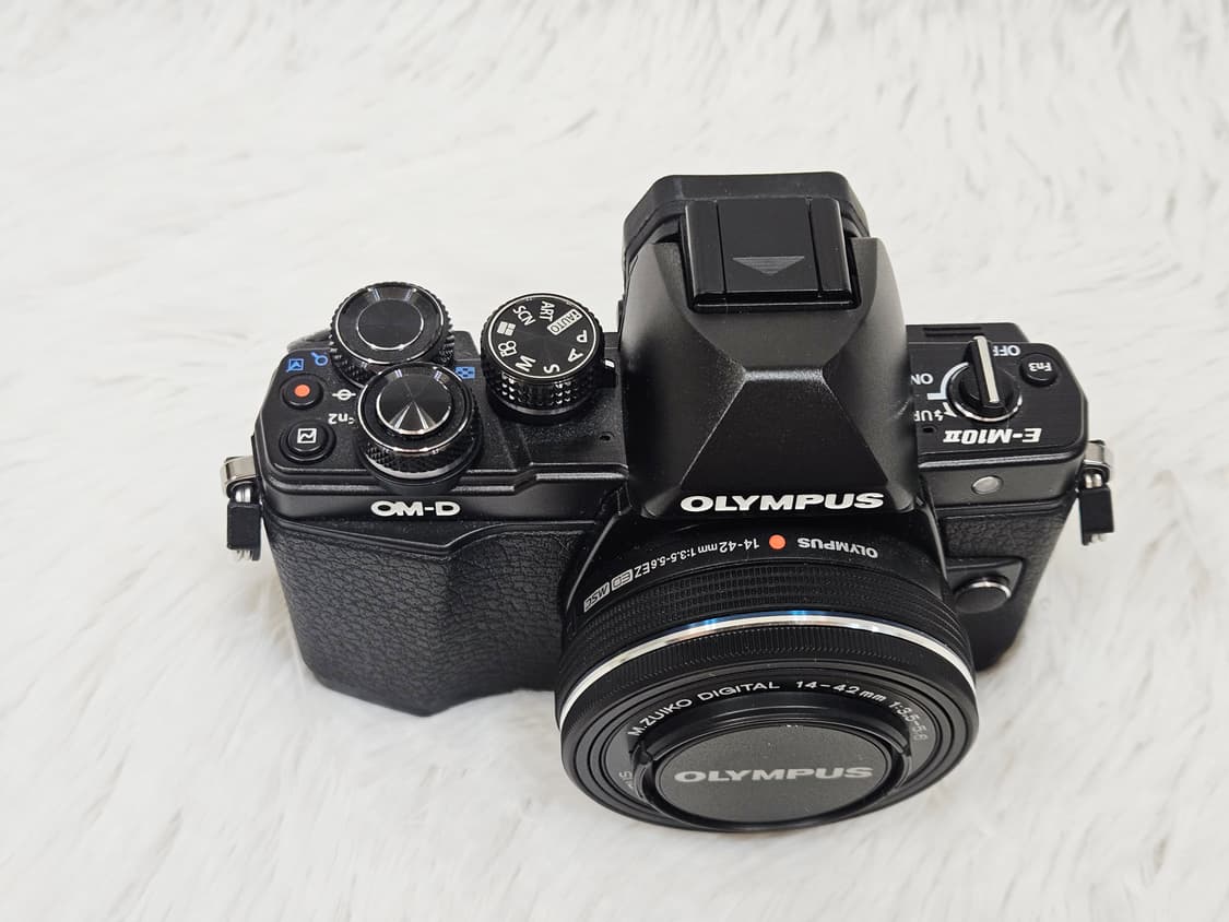 [민트] 올림푸스 OM-D E-M10 Mark II 미러리스 카메라 판매 상품이미지5